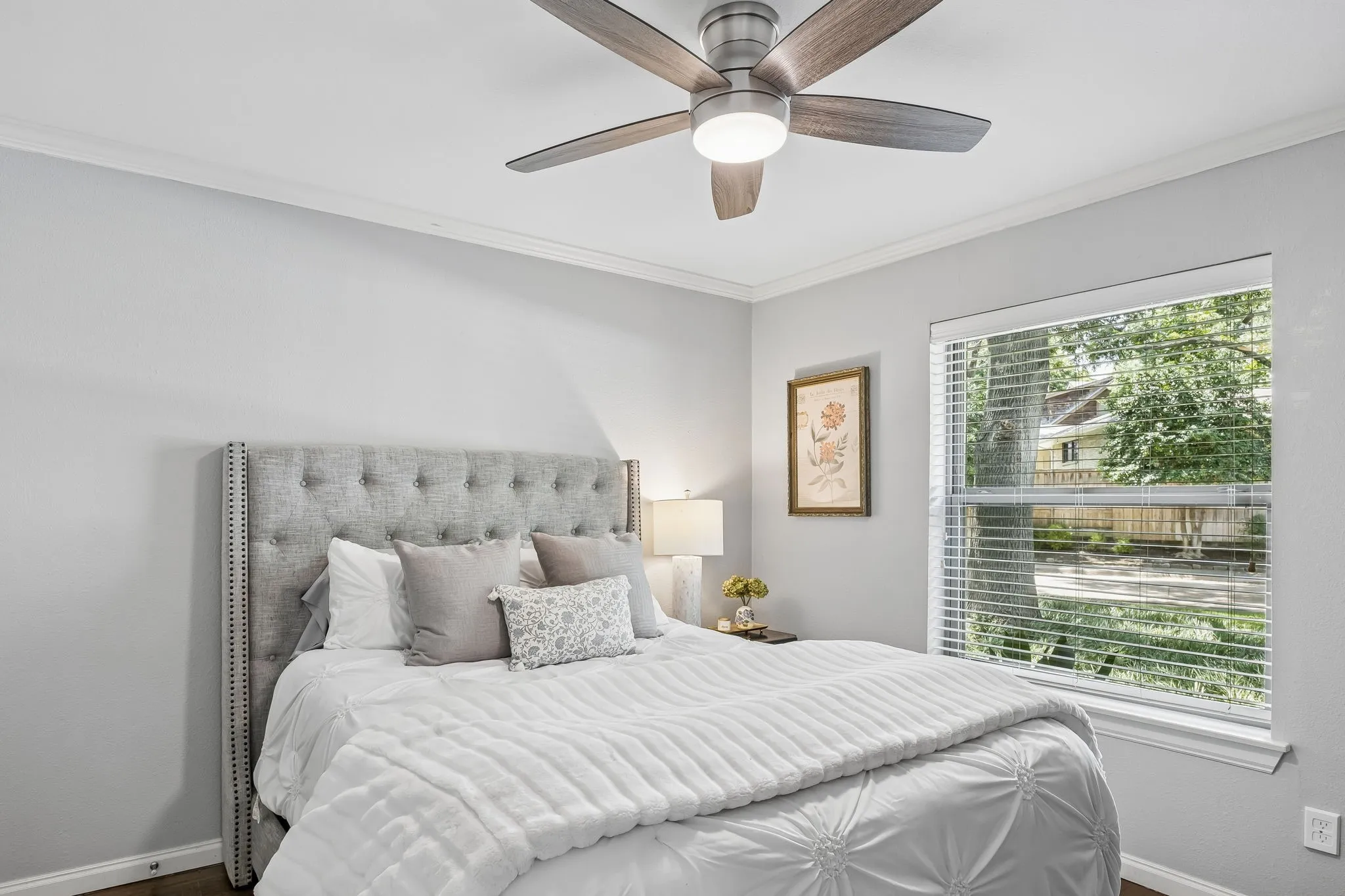 Single Family Residence For Sale in Dallas County , 9812 Ravensway Drive, Dallas, Texas 75238, 4 Bedroom, 3 Bathroom, 2 Garage spaces, 2,268 Sqft, built in 1965, mls#21352637, Real Estate Agent in Dallas, Homes For Sale in Dallas county, Homes For Sale in Dallas, Realtor in Dallas Texas, Real Estate Brokerage Independent Realty Texas, Luminita Cordes Realtor