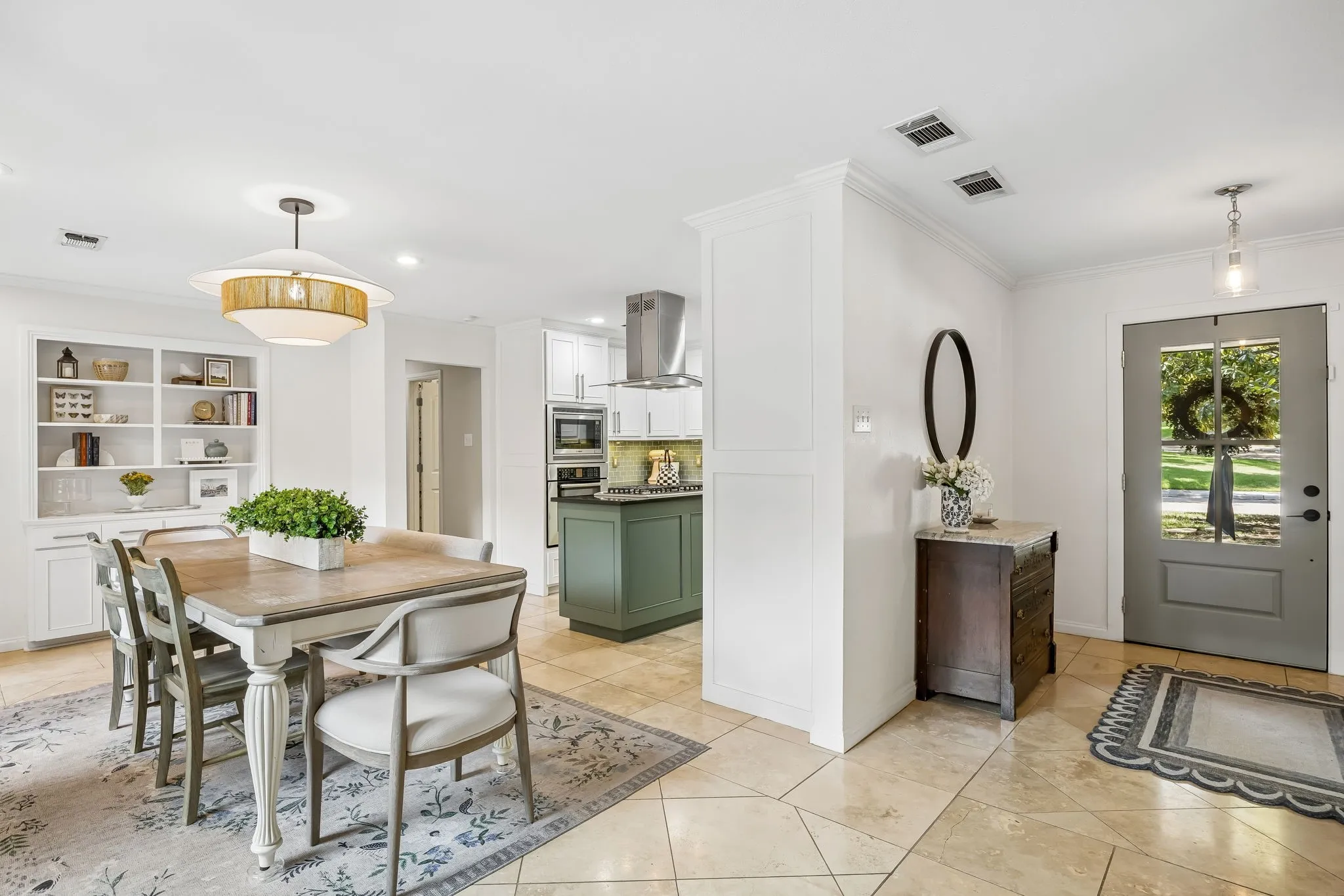 Single Family Residence For Sale in Dallas County , 9812 Ravensway Drive, Dallas, Texas 75238, 4 Bedroom, 3 Bathroom, 2 Garage spaces, 2,268 Sqft, built in 1965, mls#21352637, Real Estate Agent in Dallas, Homes For Sale in Dallas county, Homes For Sale in Dallas, Realtor in Dallas Texas, Real Estate Brokerage Independent Realty Texas, Luminita Cordes Realtor