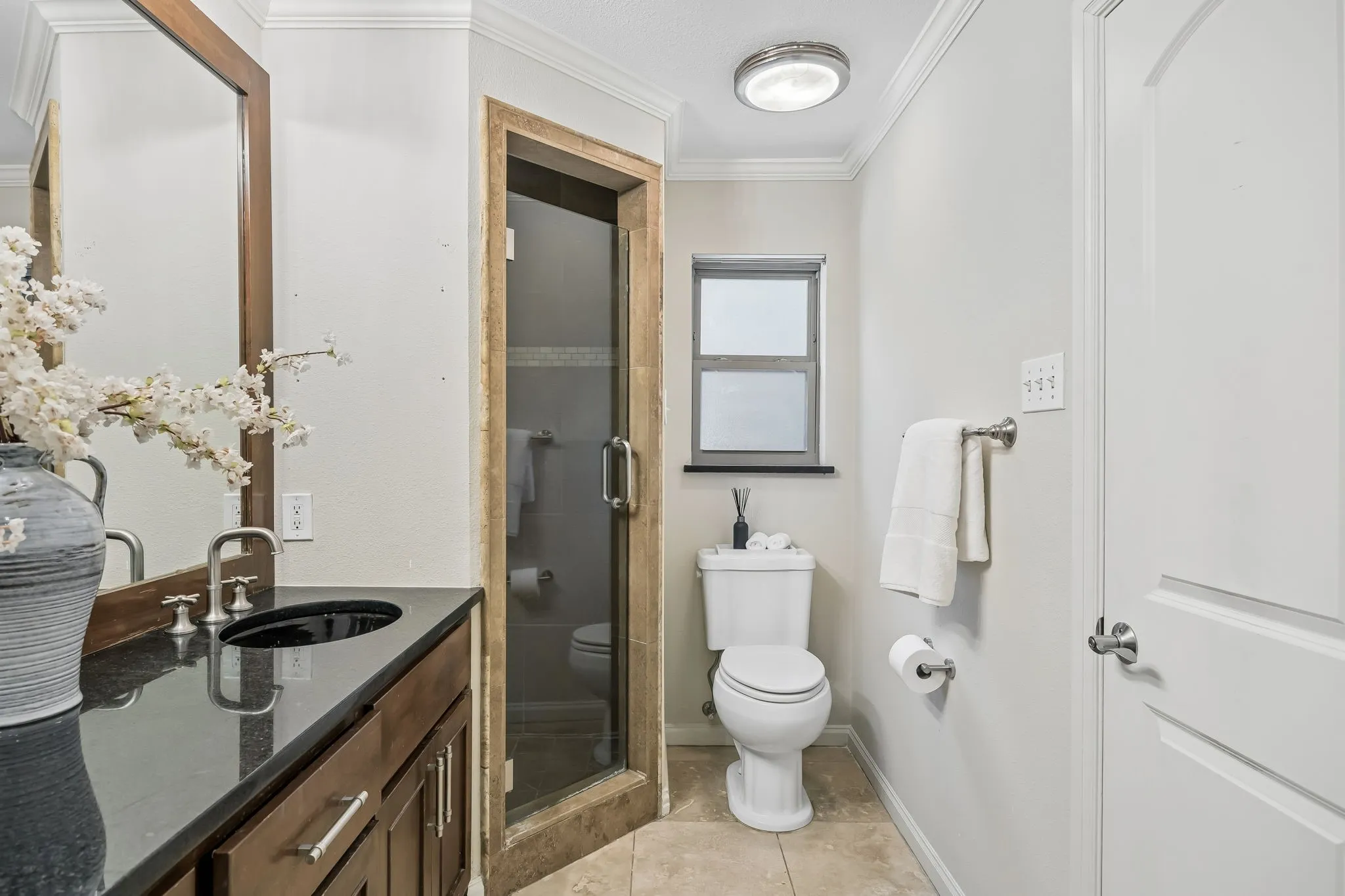 Single Family Residence For Sale in Dallas County , 9812 Ravensway Drive, Dallas, Texas 75238, 4 Bedroom, 3 Bathroom, 2 Garage spaces, 2,268 Sqft, built in 1965, mls#21352637, Real Estate Agent in Dallas, Homes For Sale in Dallas county, Homes For Sale in Dallas, Realtor in Dallas Texas, Real Estate Brokerage Independent Realty Texas, Luminita Cordes Realtor