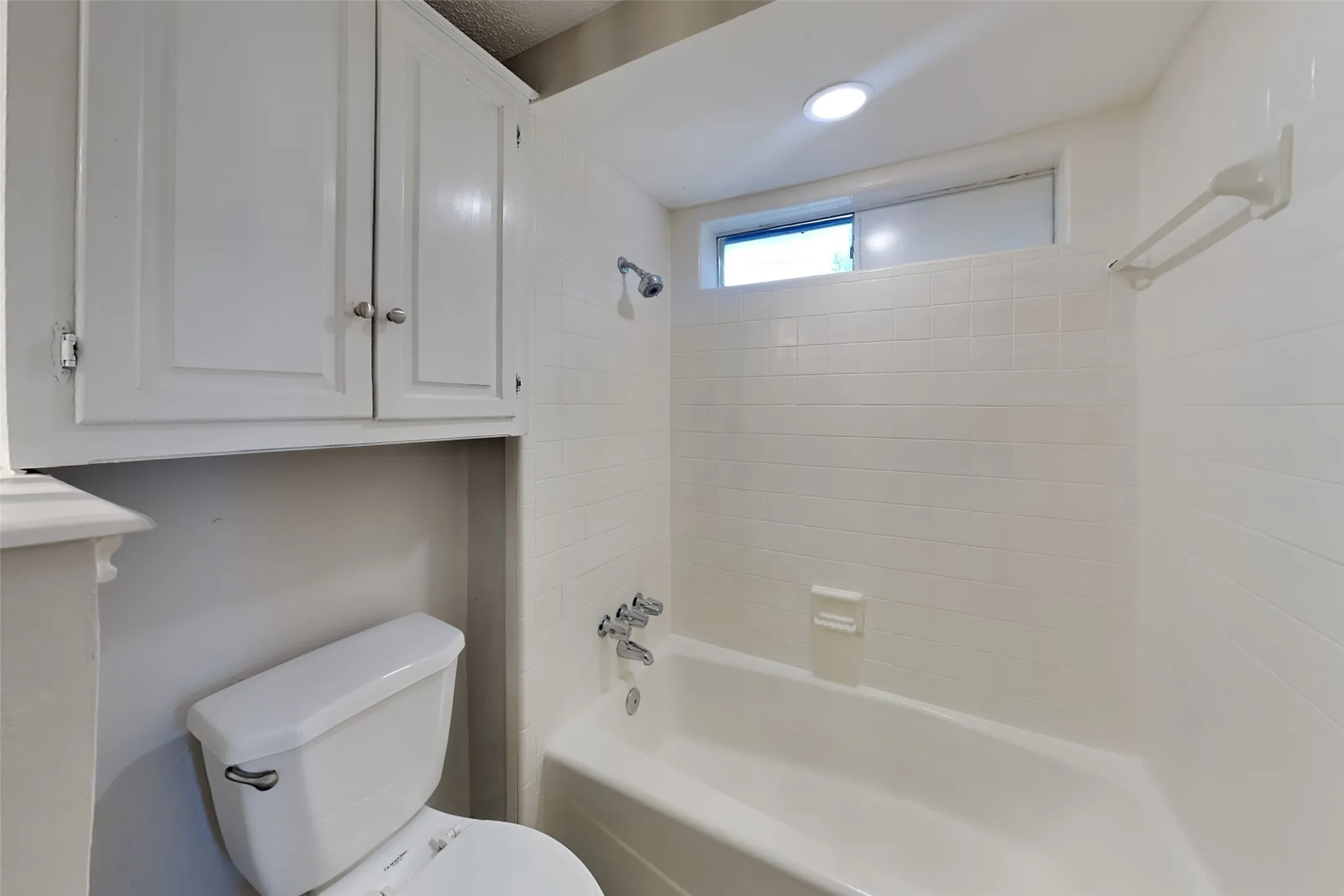Single Family Residence For Rent in Collin County , 3016 Dartmouth Drive, Plano, Texas 75075, 4 Bedroom, 2 Bathroom, 2 Garage spaces, 2,158 Sqft, built in 1975, mls#21368600, Real Estate Agent in Plano, Homes For Rent in Collin county, Homes For Rent in Plano, Realtor in Plano Texas, Real Estate Brokerage Independent Realty Texas, Luminita Cordes Realtor