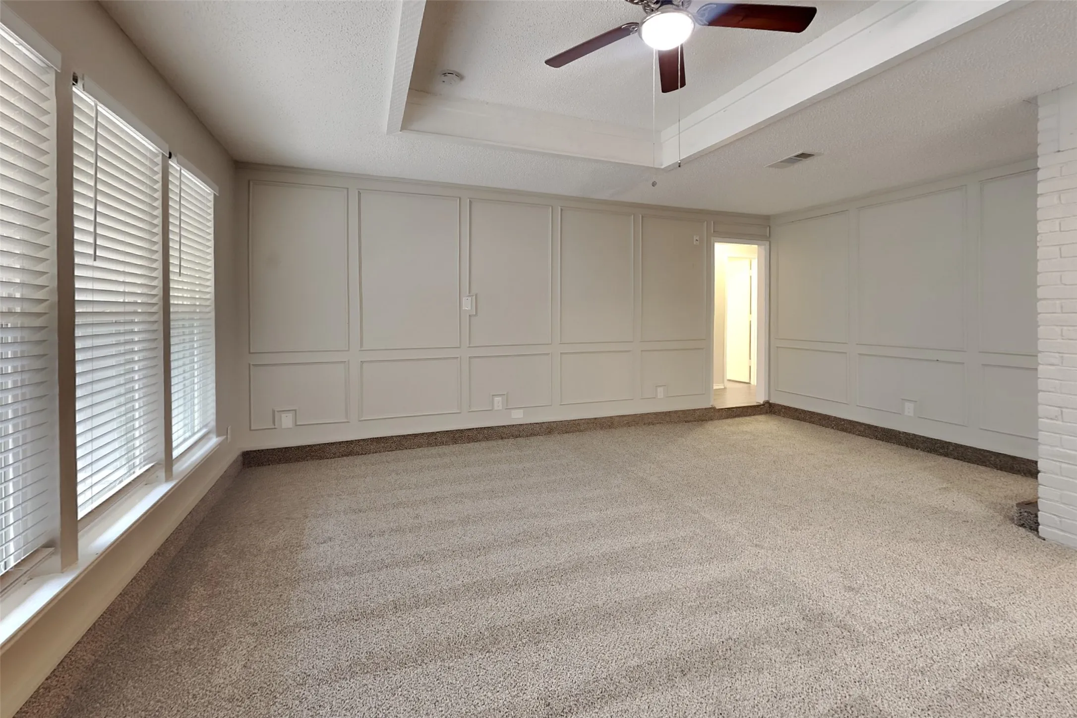 Single Family Residence For Rent in Collin County , 3016 Dartmouth Drive, Plano, Texas 75075, 4 Bedroom, 2 Bathroom, 2 Garage spaces, 2,158 Sqft, built in 1975, mls#21368600, Real Estate Agent in Plano, Homes For Rent in Collin county, Homes For Rent in Plano, Realtor in Plano Texas, Real Estate Brokerage Independent Realty Texas, Luminita Cordes Realtor