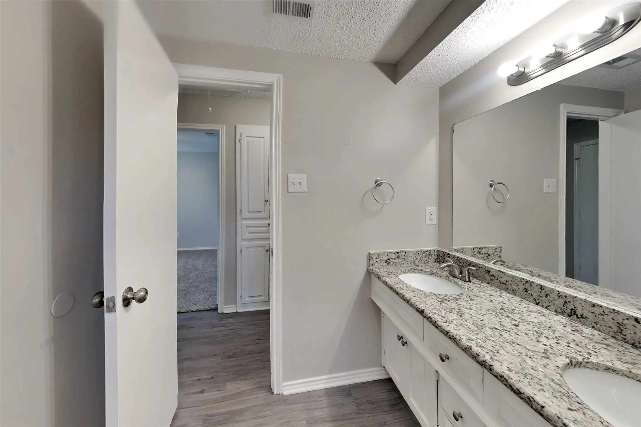Single Family Residence For Rent in Collin County , 3016 Dartmouth Drive, Plano, Texas 75075, 4 Bedroom, 2 Bathroom, 2 Garage spaces, 2,158 Sqft, built in 1975, mls#21368600, Real Estate Agent in Plano, Homes For Rent in Collin county, Homes For Rent in Plano, Realtor in Plano Texas, Real Estate Brokerage Independent Realty Texas, Luminita Cordes Realtor