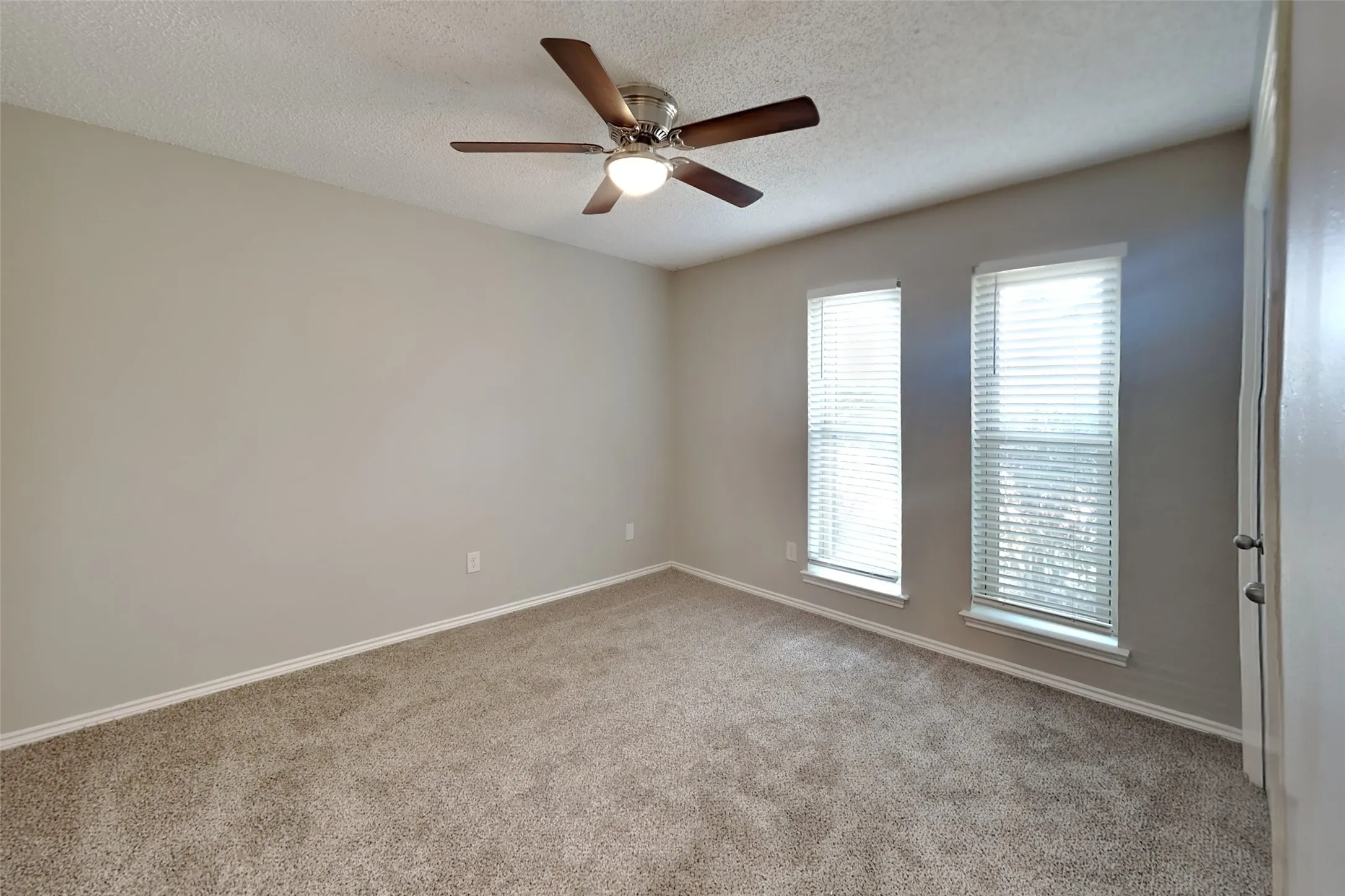 Single Family Residence For Rent in Collin County , 3016 Dartmouth Drive, Plano, Texas 75075, 4 Bedroom, 2 Bathroom, 2 Garage spaces, 2,158 Sqft, built in 1975, mls#21368600, Real Estate Agent in Plano, Homes For Rent in Collin county, Homes For Rent in Plano, Realtor in Plano Texas, Real Estate Brokerage Independent Realty Texas, Luminita Cordes Realtor