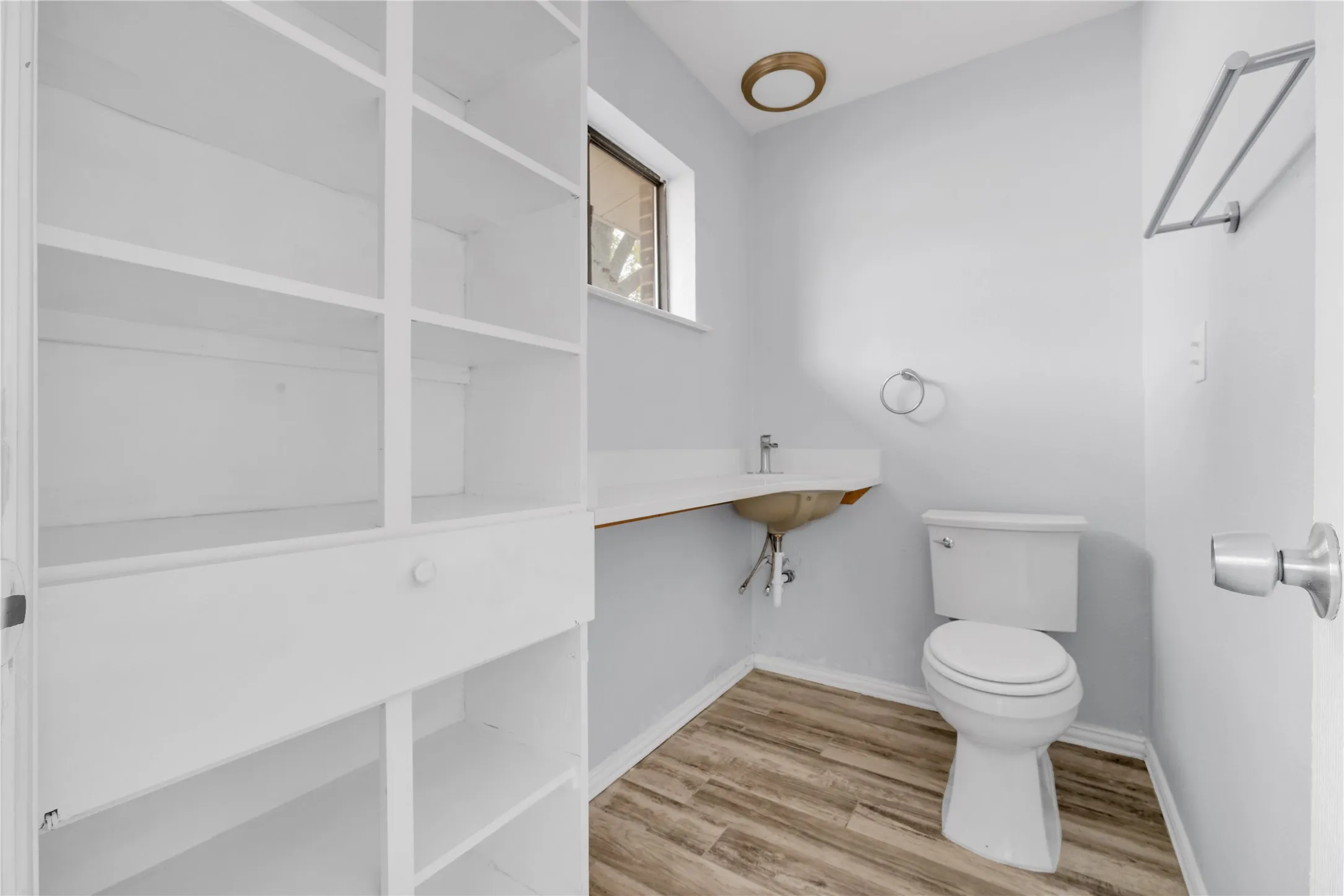 Single Family Residence For Sale in Dallas County , 812 W Grubb Drive, Mesquite, Texas 75149, 3 Bedroom, 2 Bathroom, Garage spaces, 1,410 Sqft, built in 1961, mls#21367513, Real Estate Agent in Mesquite, Homes For Sale in Dallas county, Homes For Sale in Mesquite, Realtor in Mesquite Texas, Real Estate Brokerage Independent Realty Texas, Luminita Cordes Realtor