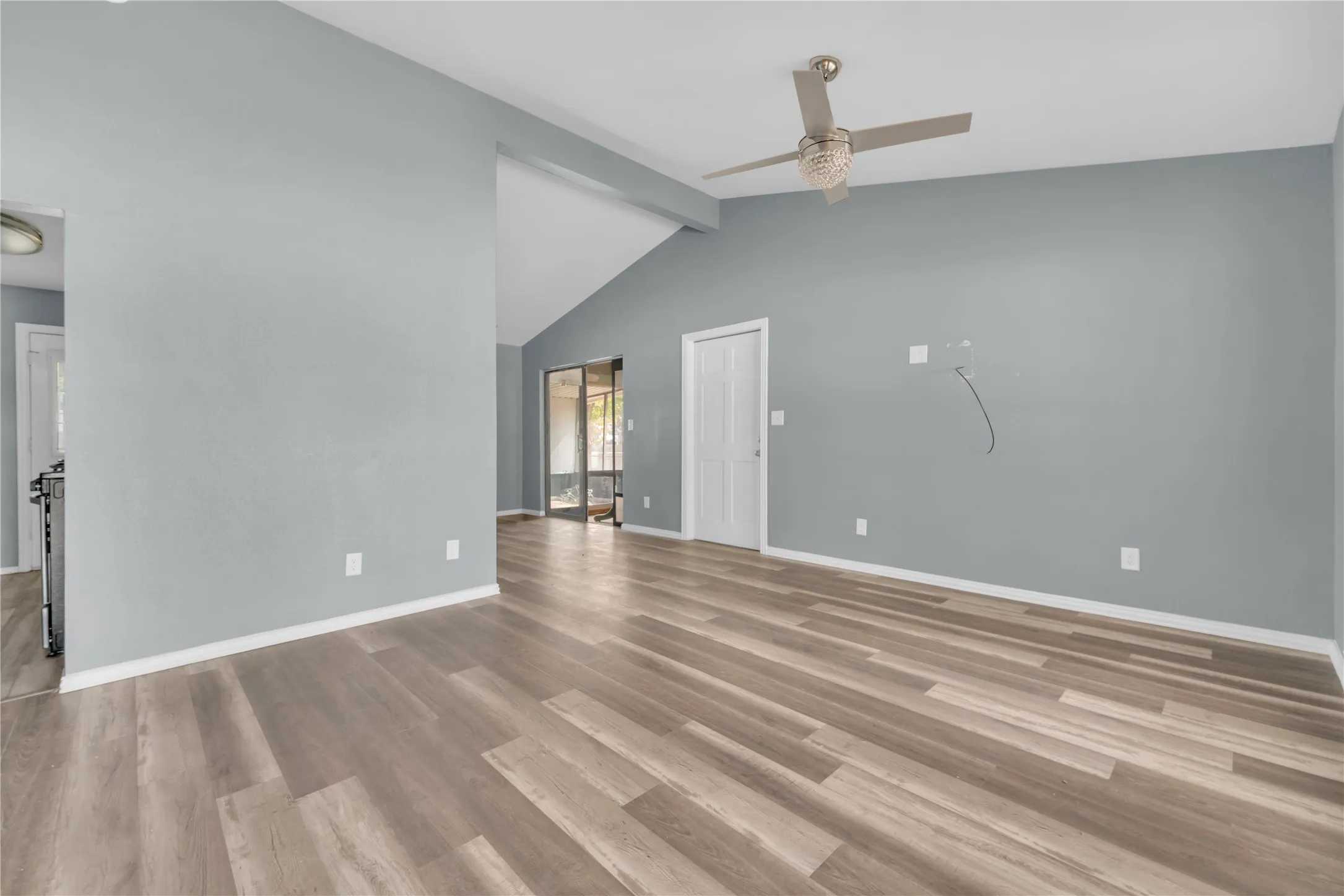 Single Family Residence For Sale in Dallas County , 812 W Grubb Drive, Mesquite, Texas 75149, 3 Bedroom, 2 Bathroom, Garage spaces, 1,410 Sqft, built in 1961, mls#21367513, Real Estate Agent in Mesquite, Homes For Sale in Dallas county, Homes For Sale in Mesquite, Realtor in Mesquite Texas, Real Estate Brokerage Independent Realty Texas, Luminita Cordes Realtor