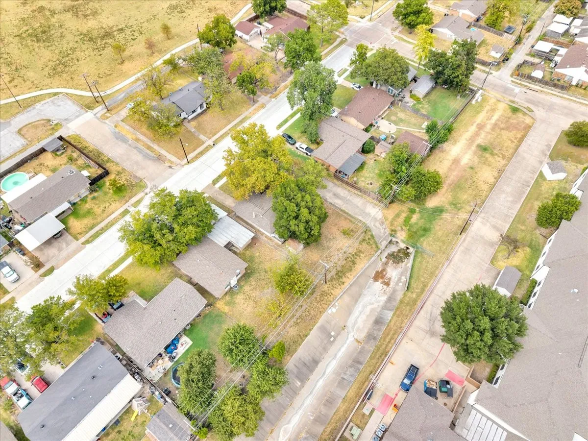 Single Family Residence For Sale in Dallas County , 812 W Grubb Drive, Mesquite, Texas 75149, 3 Bedroom, 2 Bathroom, Garage spaces, 1,410 Sqft, built in 1961, mls#21367513, Real Estate Agent in Mesquite, Homes For Sale in Dallas county, Homes For Sale in Mesquite, Realtor in Mesquite Texas, Real Estate Brokerage Independent Realty Texas, Luminita Cordes Realtor