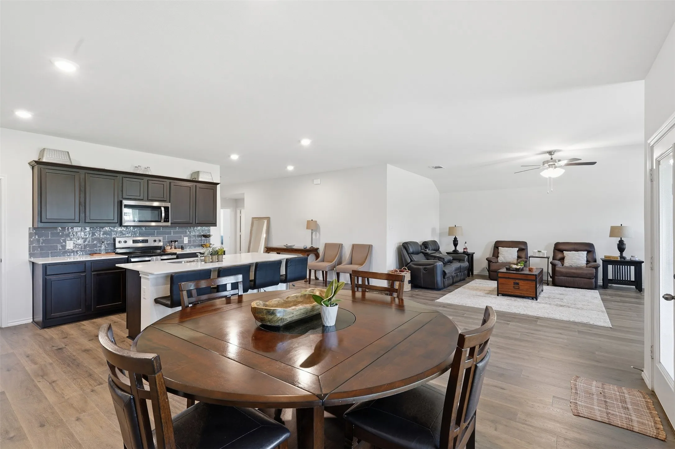 Single Family Residence For Rent in Collin County , 500 Shady Bank Way, Nevada, Texas 75173, 4 Bedroom, 2 Bathroom, 3 Garage spaces, 2,229 Sqft, built in 2024, mls#21367714, Real Estate Agent in Nevada, Homes For Rent in Collin county, Homes For Rent in Nevada, Realtor in Nevada Texas, Real Estate Brokerage Independent Realty Texas, Luminita Cordes Realtor