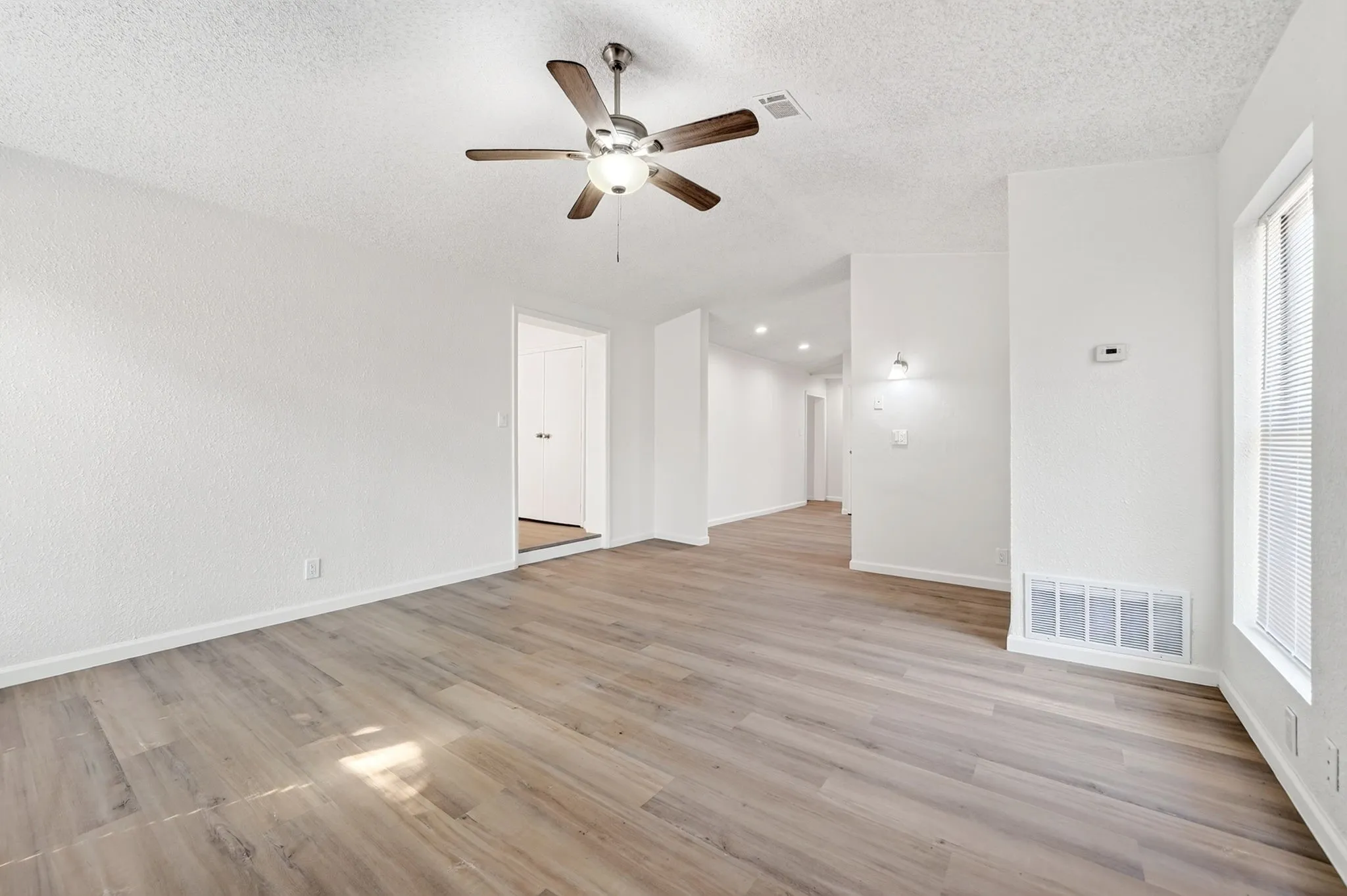 Single Family Residence For Sale in Rockwall County , 9661 S Fm 548, Royse City, Texas 75189, 2 Bedroom, 2 Bathroom, 4 Garage spaces, 1,431 Sqft, built in 1983, mls#21368606, Real Estate Agent in Royse City, Homes For Sale in Rockwall county, Homes For Sale in Royse City, Realtor in Royse City Texas, Real Estate Brokerage Independent Realty Texas, Luminita Cordes Realtor