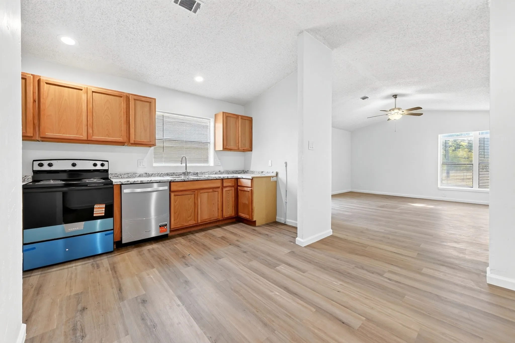 Single Family Residence For Sale in Rockwall County , 9661 S Fm 548, Royse City, Texas 75189, 2 Bedroom, 2 Bathroom, 4 Garage spaces, 1,431 Sqft, built in 1983, mls#21368606, Real Estate Agent in Royse City, Homes For Sale in Rockwall county, Homes For Sale in Royse City, Realtor in Royse City Texas, Real Estate Brokerage Independent Realty Texas, Luminita Cordes Realtor