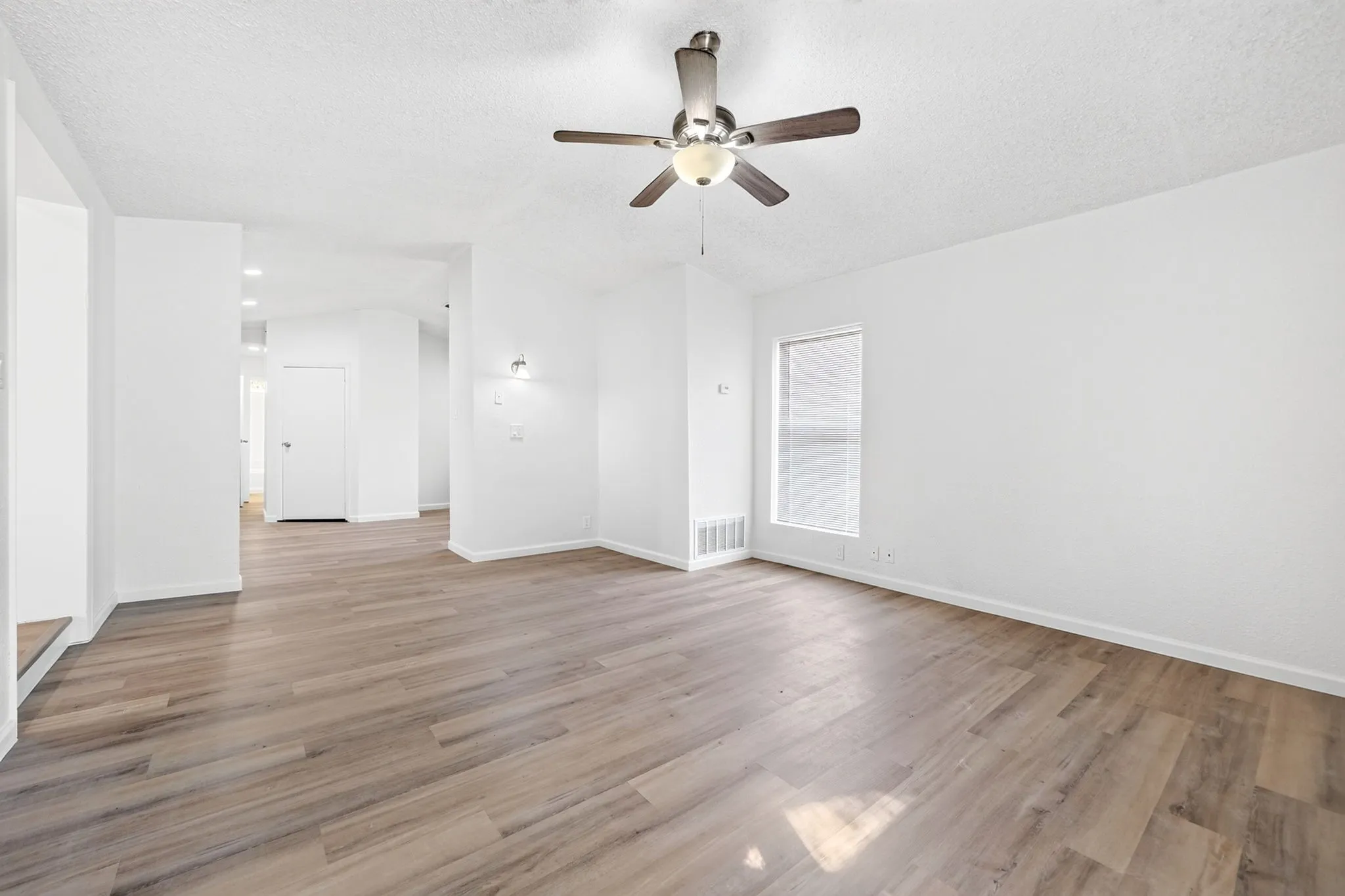 Single Family Residence For Sale in Rockwall County , 9661 S Fm 548, Royse City, Texas 75189, 2 Bedroom, 2 Bathroom, 4 Garage spaces, 1,431 Sqft, built in 1983, mls#21368606, Real Estate Agent in Royse City, Homes For Sale in Rockwall county, Homes For Sale in Royse City, Realtor in Royse City Texas, Real Estate Brokerage Independent Realty Texas, Luminita Cordes Realtor