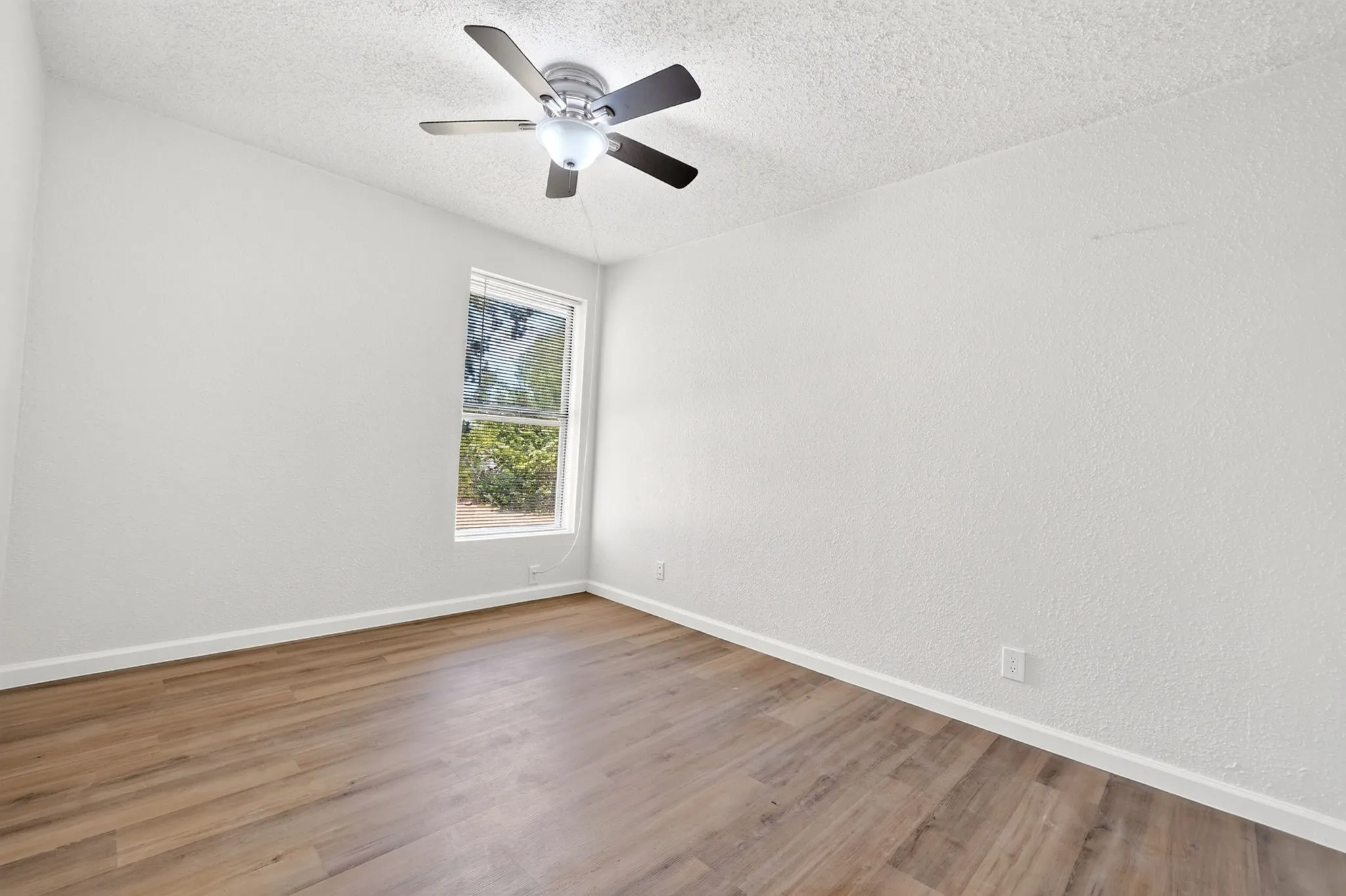 Single Family Residence For Sale in Rockwall County , 9661 S Fm 548, Royse City, Texas 75189, 2 Bedroom, 2 Bathroom, 4 Garage spaces, 1,431 Sqft, built in 1983, mls#21368606, Real Estate Agent in Royse City, Homes For Sale in Rockwall county, Homes For Sale in Royse City, Realtor in Royse City Texas, Real Estate Brokerage Independent Realty Texas, Luminita Cordes Realtor