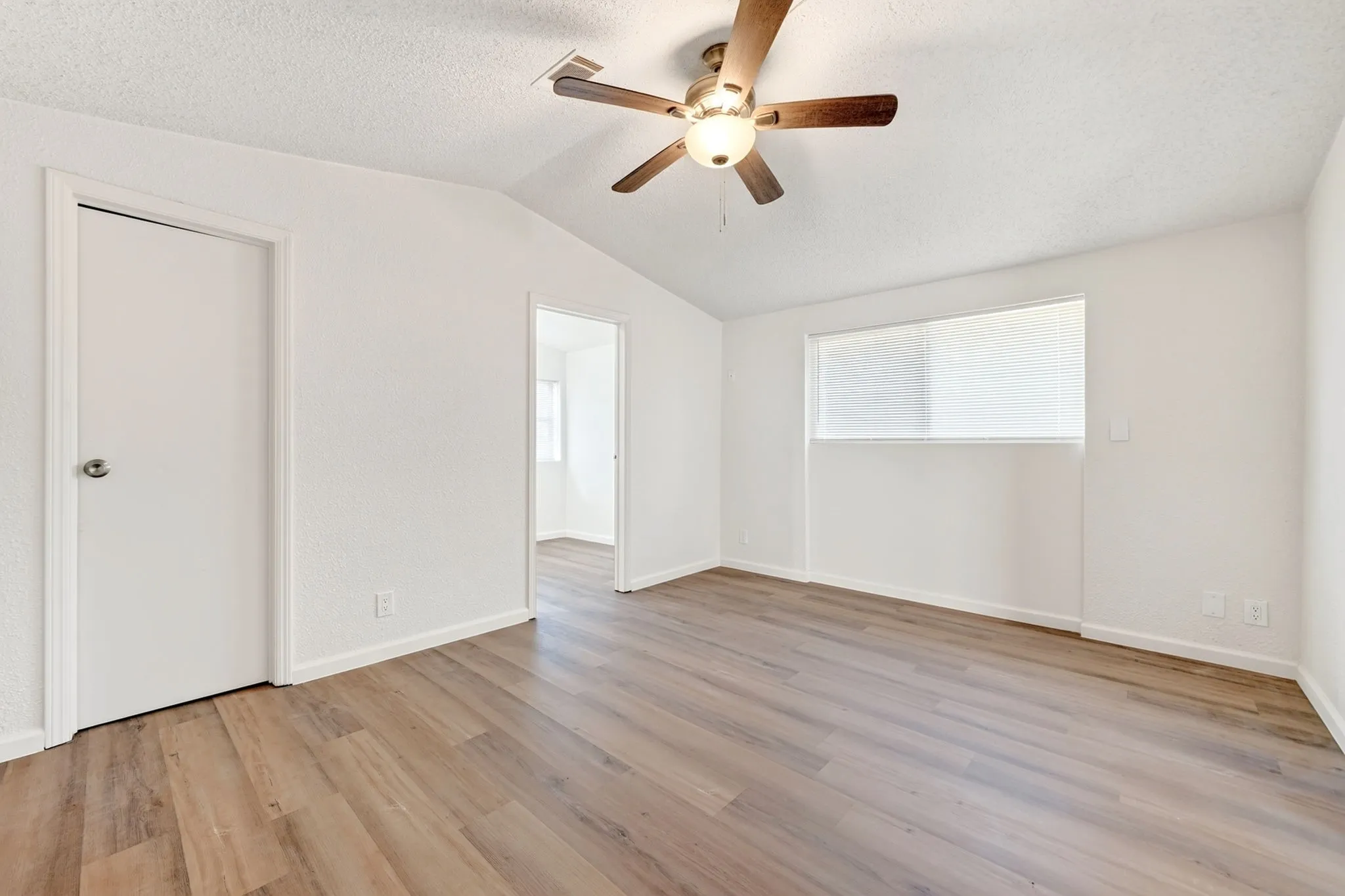 Single Family Residence For Sale in Rockwall County , 9661 S Fm 548, Royse City, Texas 75189, 2 Bedroom, 2 Bathroom, 4 Garage spaces, 1,431 Sqft, built in 1983, mls#21368606, Real Estate Agent in Royse City, Homes For Sale in Rockwall county, Homes For Sale in Royse City, Realtor in Royse City Texas, Real Estate Brokerage Independent Realty Texas, Luminita Cordes Realtor