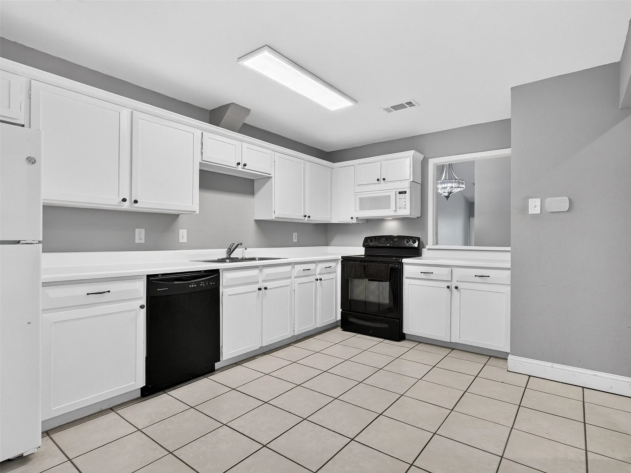 Townhouse For Sale in Dallas County , 817 Pebble Beach Drive, Garland, Texas 75043, 2 Bedroom, 2 Bathroom, 2 Garage spaces, 1,262 Sqft, built in 1973, mls#21368608, Real Estate Agent in Garland, Homes For Sale in Dallas county, Homes For Sale in Garland, Realtor in Garland Texas, Real Estate Brokerage Independent Realty Texas, Luminita Cordes Realtor