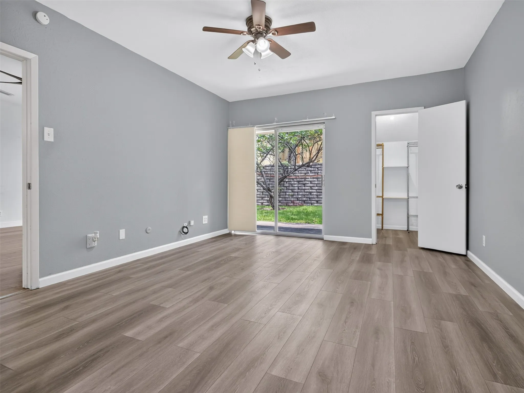 Townhouse For Sale in Dallas County , 817 Pebble Beach Drive, Garland, Texas 75043, 2 Bedroom, 2 Bathroom, 2 Garage spaces, 1,262 Sqft, built in 1973, mls#21368608, Real Estate Agent in Garland, Homes For Sale in Dallas county, Homes For Sale in Garland, Realtor in Garland Texas, Real Estate Brokerage Independent Realty Texas, Luminita Cordes Realtor
