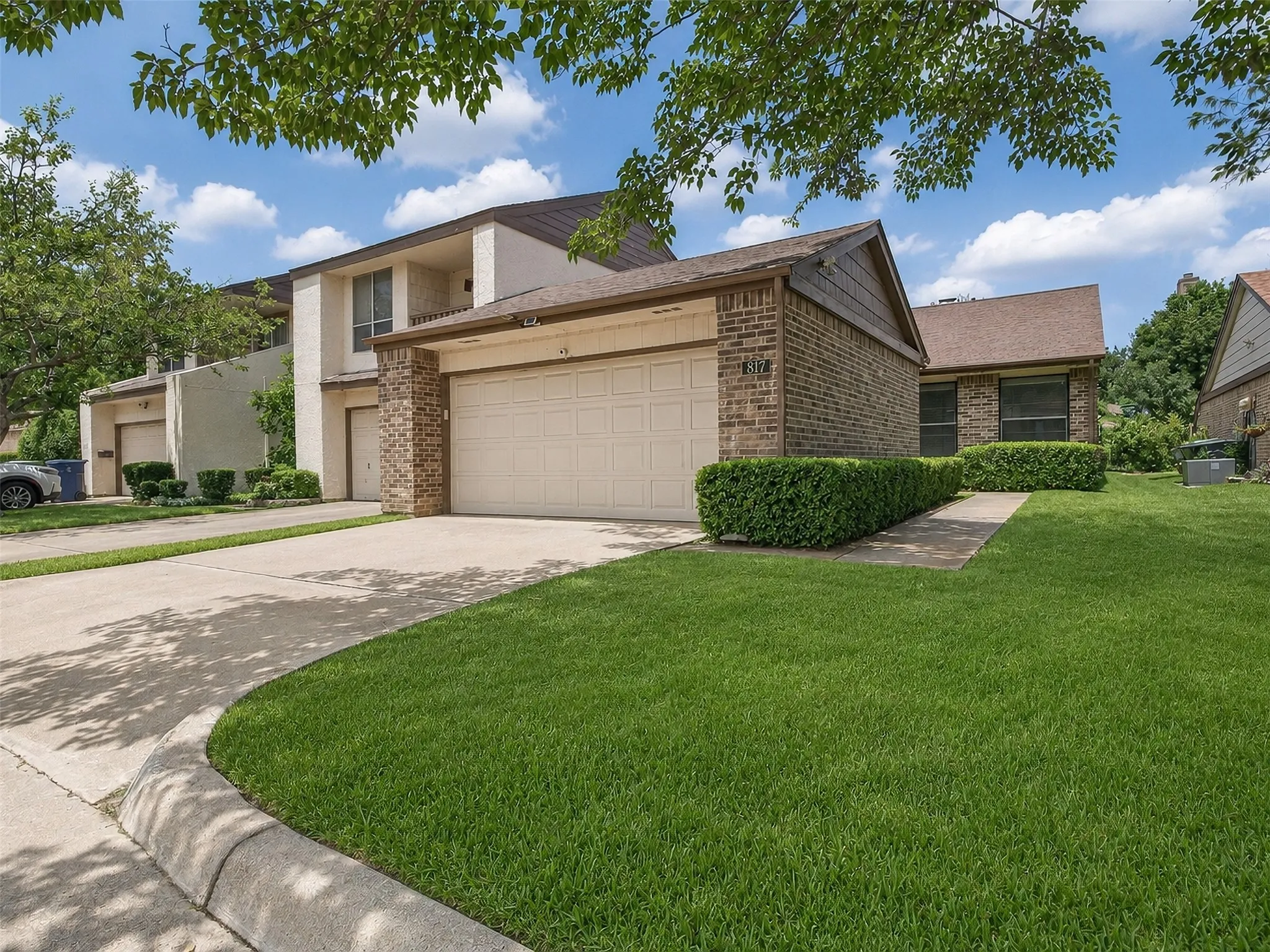 Townhouse For Sale in Dallas County , 817 Pebble Beach Drive, Garland, Texas 75043, 2 Bedroom, 2 Bathroom, 2 Garage spaces, 1,262 Sqft, built in 1973, mls#21368608, Real Estate Agent in Garland, Homes For Sale in Dallas county, Homes For Sale in Garland, Realtor in Garland Texas, Real Estate Brokerage Independent Realty Texas, Luminita Cordes Realtor