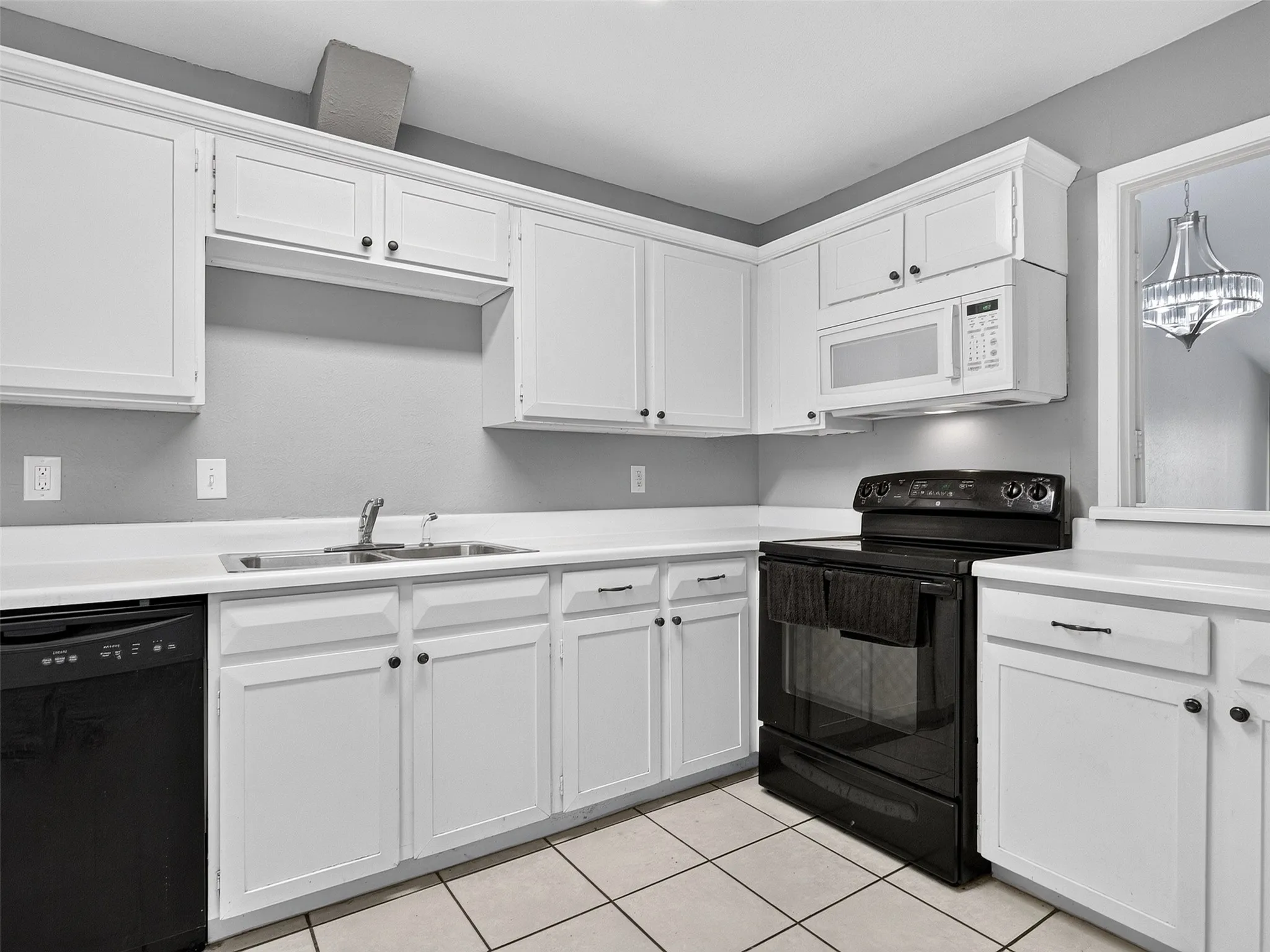 Townhouse For Sale in Dallas County , 817 Pebble Beach Drive, Garland, Texas 75043, 2 Bedroom, 2 Bathroom, 2 Garage spaces, 1,262 Sqft, built in 1973, mls#21368608, Real Estate Agent in Garland, Homes For Sale in Dallas county, Homes For Sale in Garland, Realtor in Garland Texas, Real Estate Brokerage Independent Realty Texas, Luminita Cordes Realtor