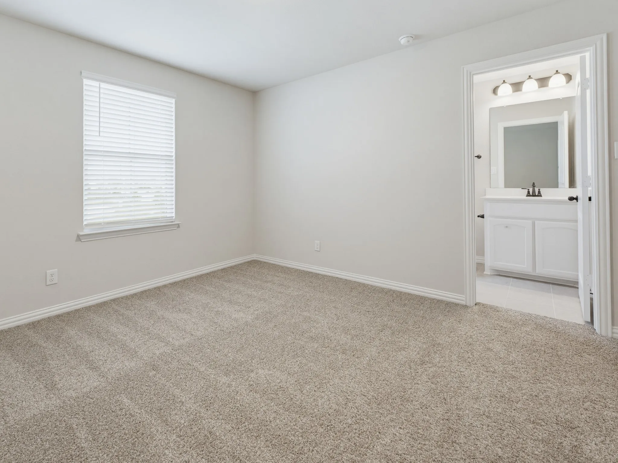Single Family Residence For Sale in Tarrant County , 14212 Borealis Drive, Haslet, Texas 76052, 4 Bedroom, 4 Bathroom, 2 Garage spaces, 2,856 Sqft, built in 2021, mls#21368607, Real Estate Agent in Haslet, Homes For Sale in Tarrant county, Homes For Sale in Haslet, Realtor in Haslet Texas, Real Estate Brokerage Independent Realty Texas, Luminita Cordes Realtor