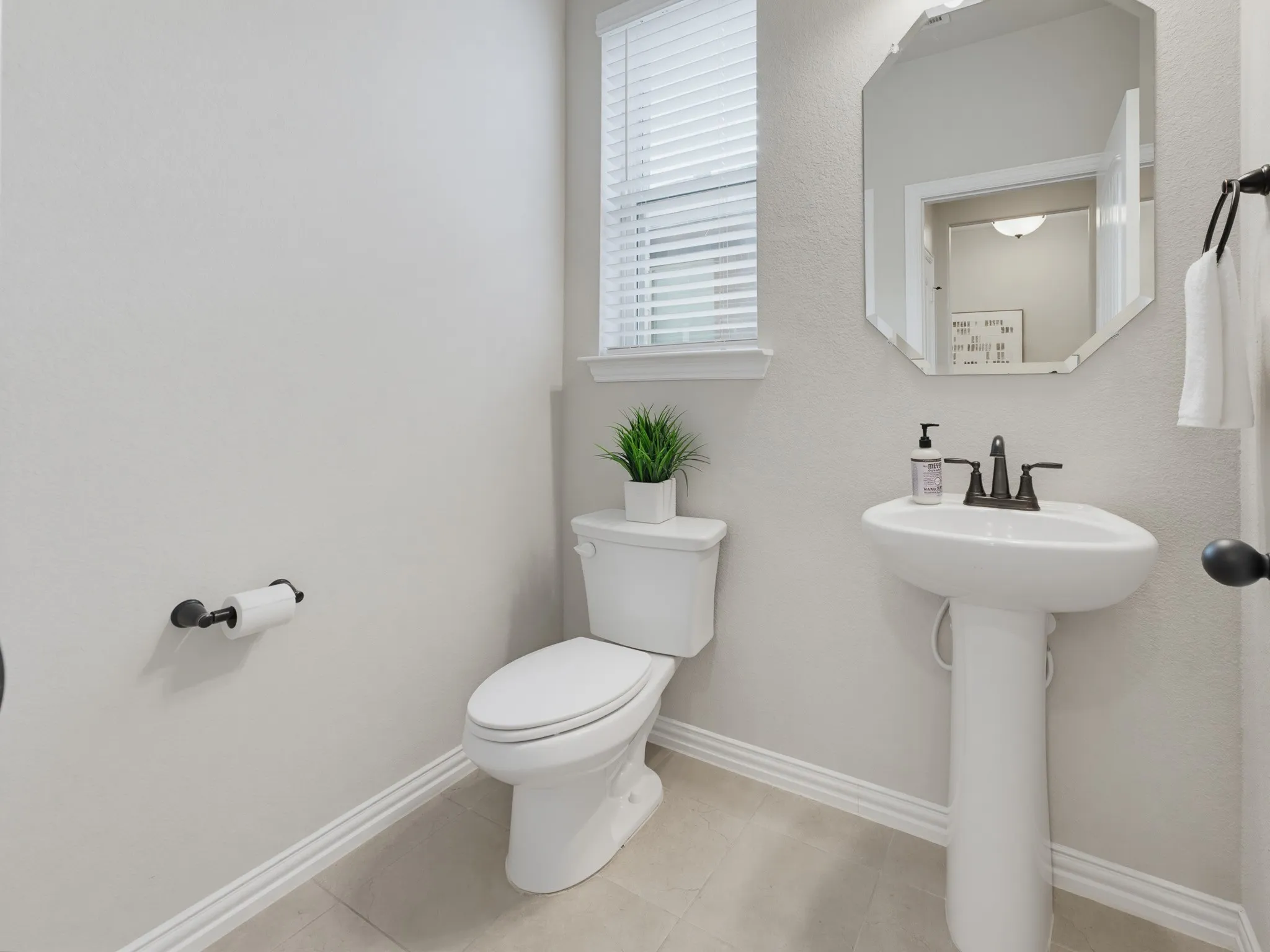 Single Family Residence For Sale in Tarrant County , 14212 Borealis Drive, Haslet, Texas 76052, 4 Bedroom, 4 Bathroom, 2 Garage spaces, 2,856 Sqft, built in 2021, mls#21368607, Real Estate Agent in Haslet, Homes For Sale in Tarrant county, Homes For Sale in Haslet, Realtor in Haslet Texas, Real Estate Brokerage Independent Realty Texas, Luminita Cordes Realtor