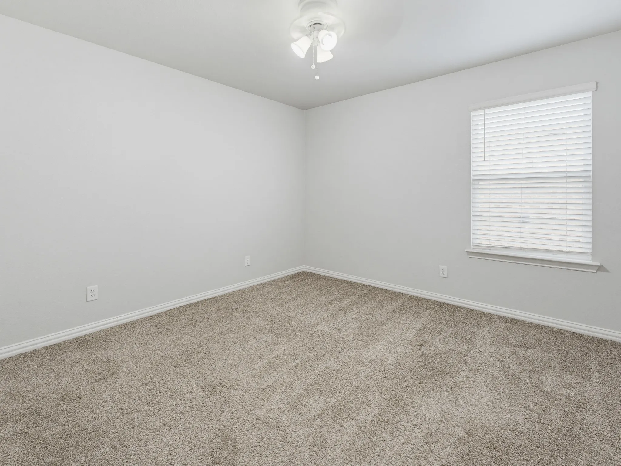 Single Family Residence For Sale in Tarrant County , 14212 Borealis Drive, Haslet, Texas 76052, 4 Bedroom, 4 Bathroom, 2 Garage spaces, 2,856 Sqft, built in 2021, mls#21368607, Real Estate Agent in Haslet, Homes For Sale in Tarrant county, Homes For Sale in Haslet, Realtor in Haslet Texas, Real Estate Brokerage Independent Realty Texas, Luminita Cordes Realtor