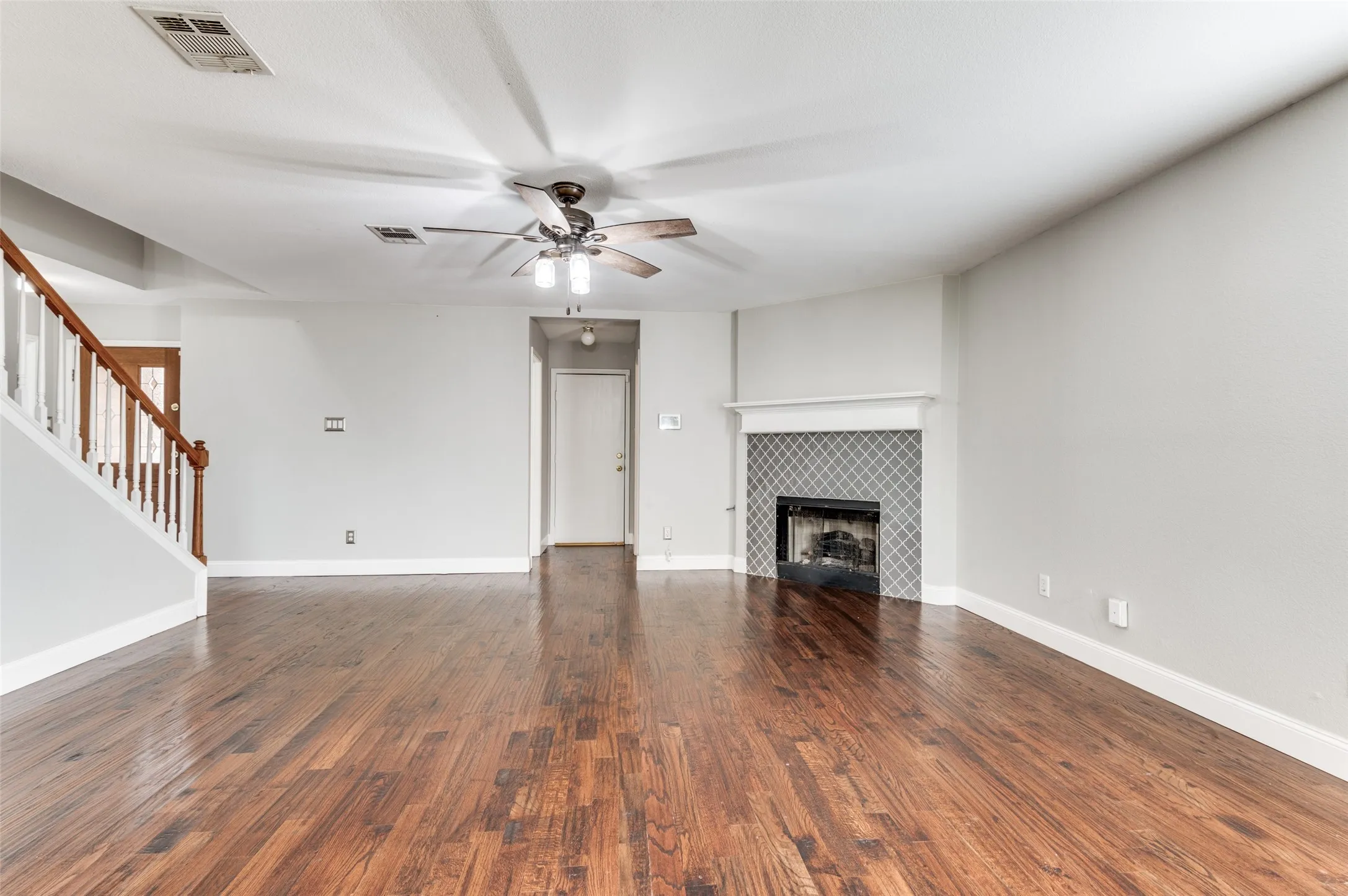 Single Family Residence For Rent in Tarrant County , 414 Ridgegate Drive, Keller, Texas 76248, 5 Bedroom, 3 Bathroom, 2 Garage spaces, 3,285 Sqft, built in 1997, mls#21368612, Real Estate Agent in Keller, Homes For Rent in Tarrant county, Homes For Rent in Keller, Realtor in Keller Texas, Real Estate Brokerage Independent Realty Texas, Luminita Cordes Realtor