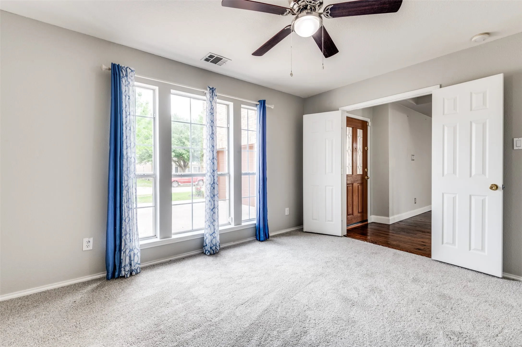 Single Family Residence For Rent in Tarrant County , 414 Ridgegate Drive, Keller, Texas 76248, 5 Bedroom, 3 Bathroom, 2 Garage spaces, 3,285 Sqft, built in 1997, mls#21368612, Real Estate Agent in Keller, Homes For Rent in Tarrant county, Homes For Rent in Keller, Realtor in Keller Texas, Real Estate Brokerage Independent Realty Texas, Luminita Cordes Realtor