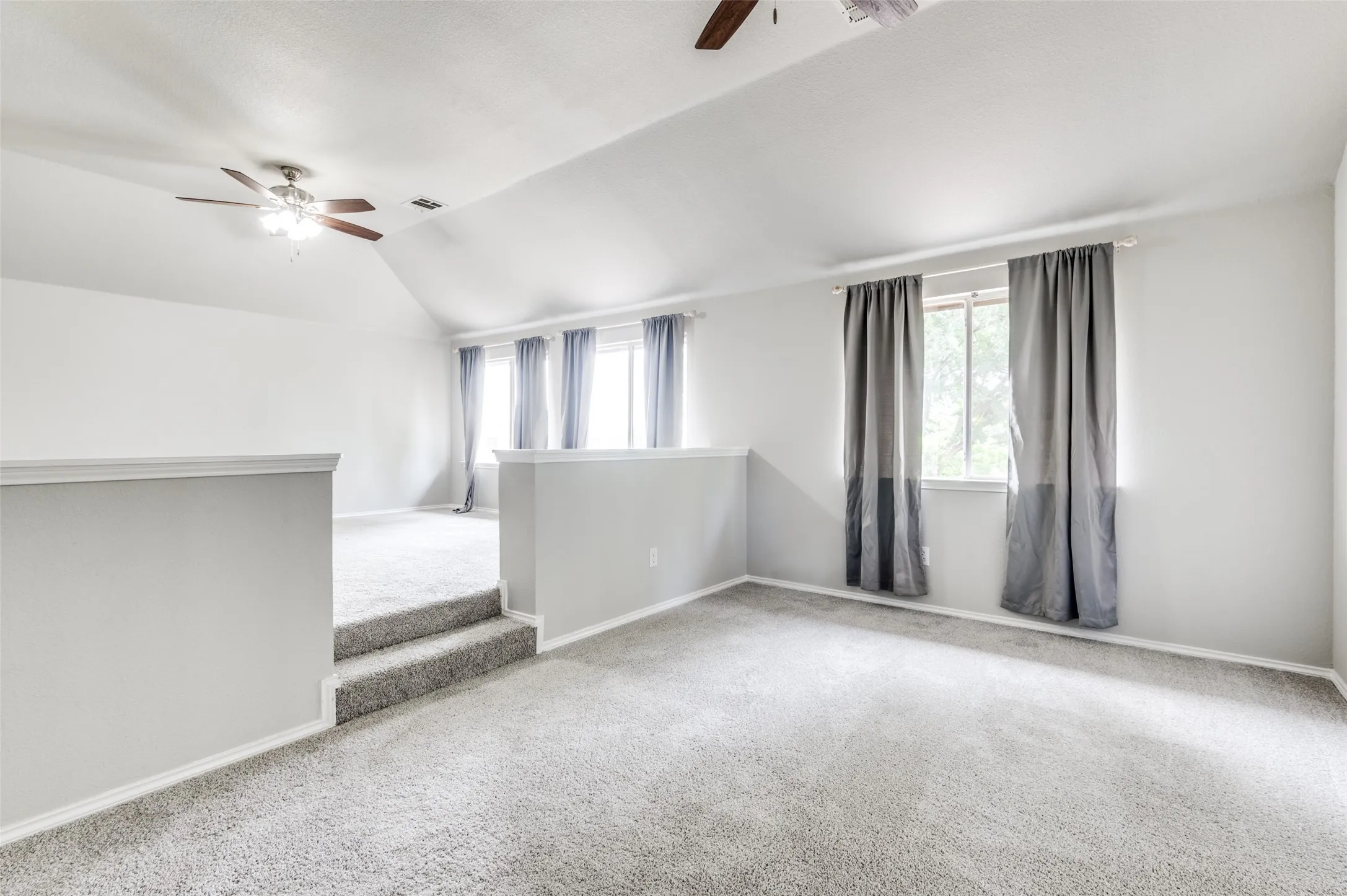 Single Family Residence For Rent in Tarrant County , 414 Ridgegate Drive, Keller, Texas 76248, 5 Bedroom, 3 Bathroom, 2 Garage spaces, 3,285 Sqft, built in 1997, mls#21368612, Real Estate Agent in Keller, Homes For Rent in Tarrant county, Homes For Rent in Keller, Realtor in Keller Texas, Real Estate Brokerage Independent Realty Texas, Luminita Cordes Realtor