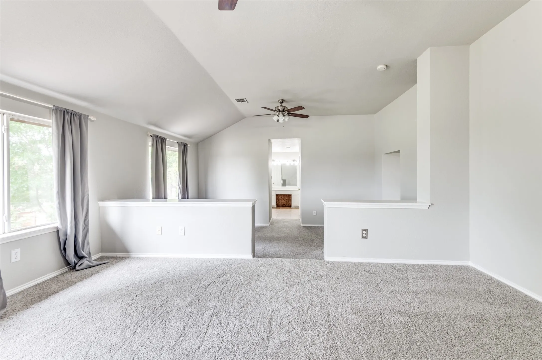 Single Family Residence For Rent in Tarrant County , 414 Ridgegate Drive, Keller, Texas 76248, 5 Bedroom, 3 Bathroom, 2 Garage spaces, 3,285 Sqft, built in 1997, mls#21368612, Real Estate Agent in Keller, Homes For Rent in Tarrant county, Homes For Rent in Keller, Realtor in Keller Texas, Real Estate Brokerage Independent Realty Texas, Luminita Cordes Realtor