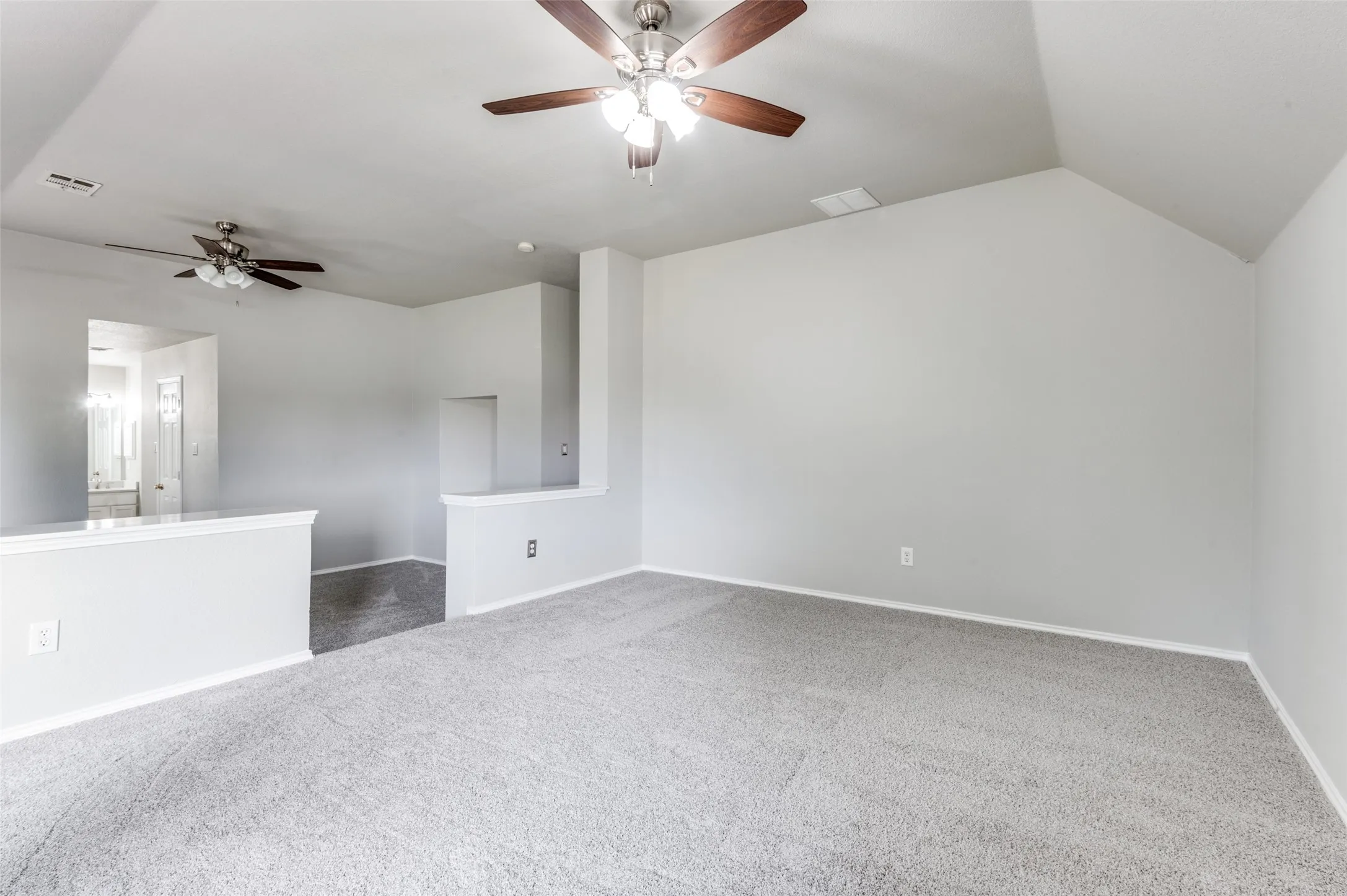 Single Family Residence For Rent in Tarrant County , 414 Ridgegate Drive, Keller, Texas 76248, 5 Bedroom, 3 Bathroom, 2 Garage spaces, 3,285 Sqft, built in 1997, mls#21368612, Real Estate Agent in Keller, Homes For Rent in Tarrant county, Homes For Rent in Keller, Realtor in Keller Texas, Real Estate Brokerage Independent Realty Texas, Luminita Cordes Realtor