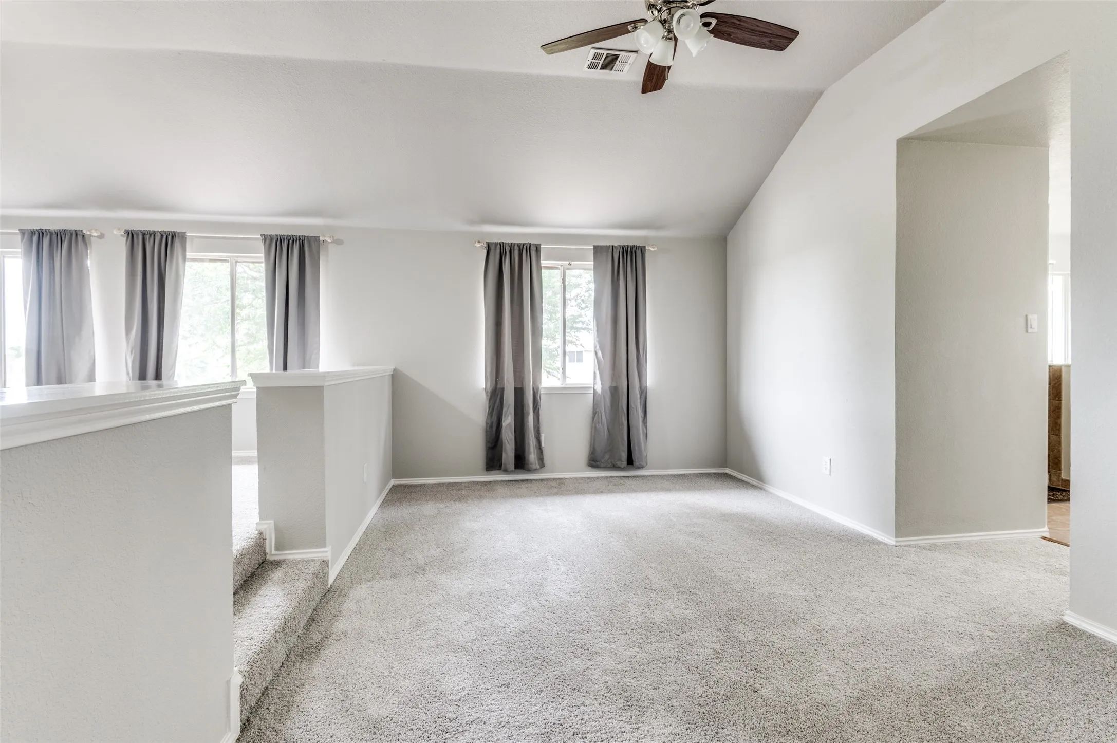Single Family Residence For Rent in Tarrant County , 414 Ridgegate Drive, Keller, Texas 76248, 5 Bedroom, 3 Bathroom, 2 Garage spaces, 3,285 Sqft, built in 1997, mls#21368612, Real Estate Agent in Keller, Homes For Rent in Tarrant county, Homes For Rent in Keller, Realtor in Keller Texas, Real Estate Brokerage Independent Realty Texas, Luminita Cordes Realtor