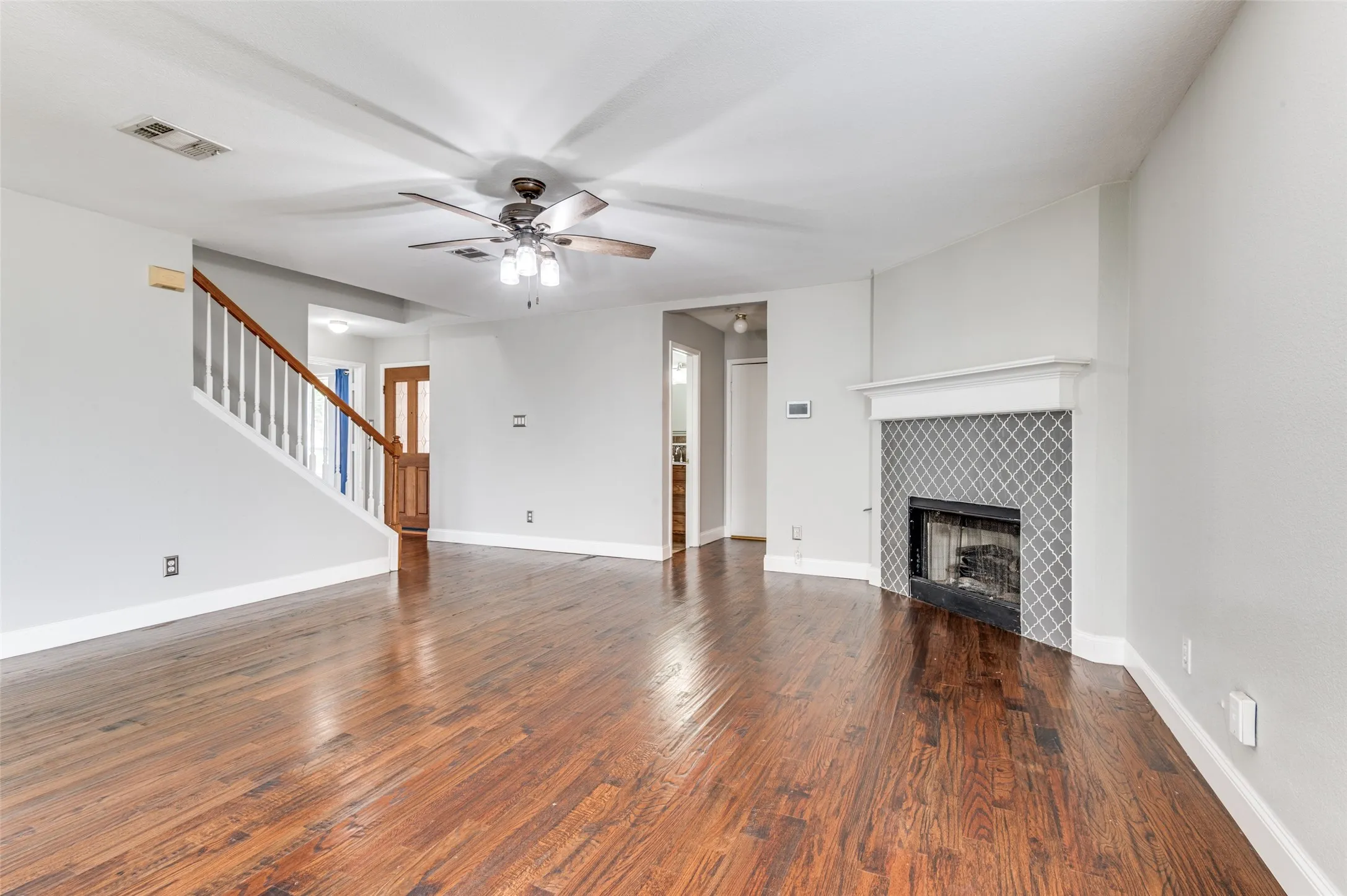 Single Family Residence For Rent in Tarrant County , 414 Ridgegate Drive, Keller, Texas 76248, 5 Bedroom, 3 Bathroom, 2 Garage spaces, 3,285 Sqft, built in 1997, mls#21368612, Real Estate Agent in Keller, Homes For Rent in Tarrant county, Homes For Rent in Keller, Realtor in Keller Texas, Real Estate Brokerage Independent Realty Texas, Luminita Cordes Realtor