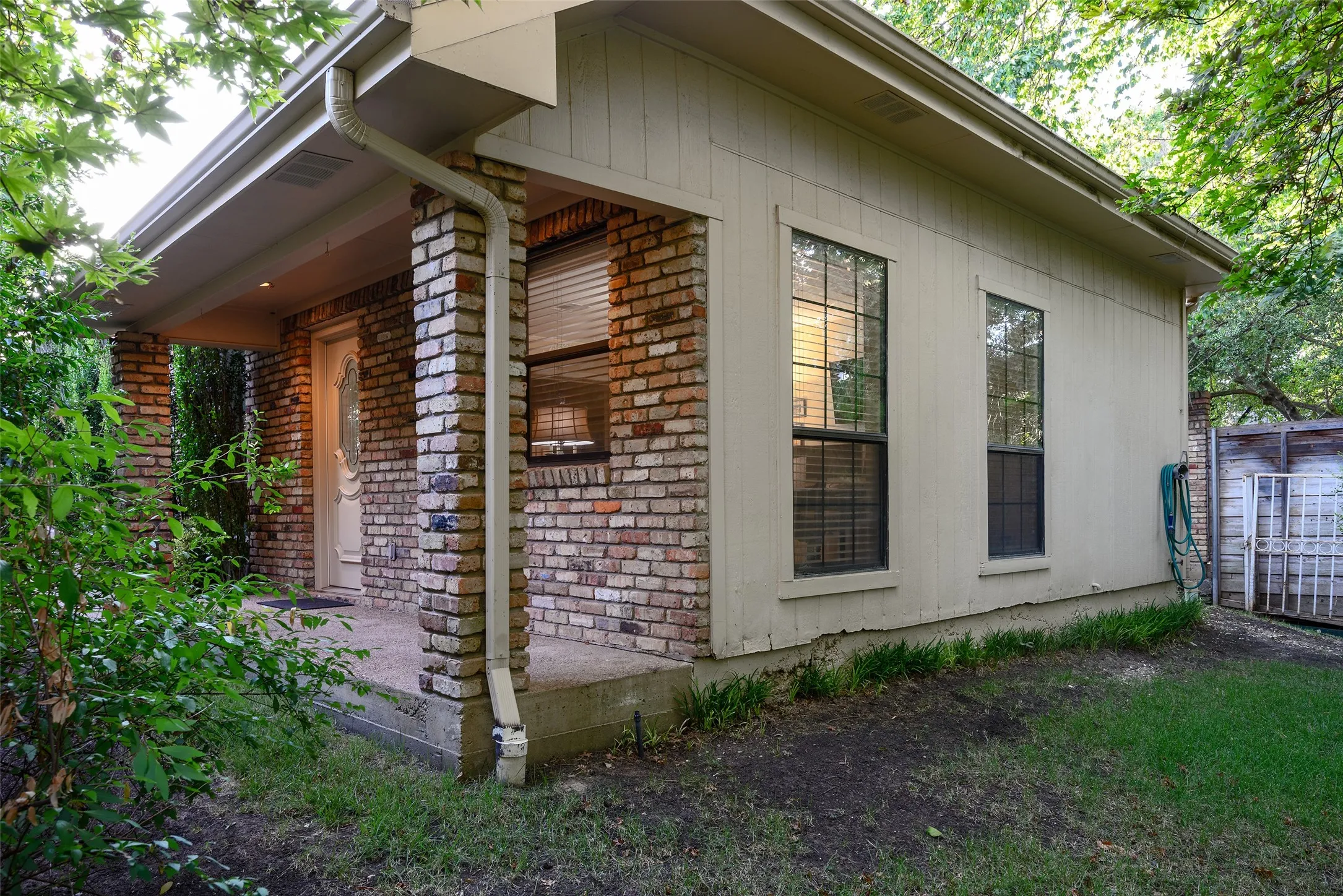 Single Family Residence For Sale in Dallas County , 11904 Forest Lakes Lane, Dallas, Texas 75230, 3 Bedroom, 4 Bathroom, 2 Garage spaces, 3,417 Sqft, built in 1985, mls#21368593, Real Estate Agent in Dallas, Homes For Sale in Dallas county, Homes For Sale in Dallas, Realtor in Dallas Texas, Real Estate Brokerage Independent Realty Texas, Luminita Cordes Realtor