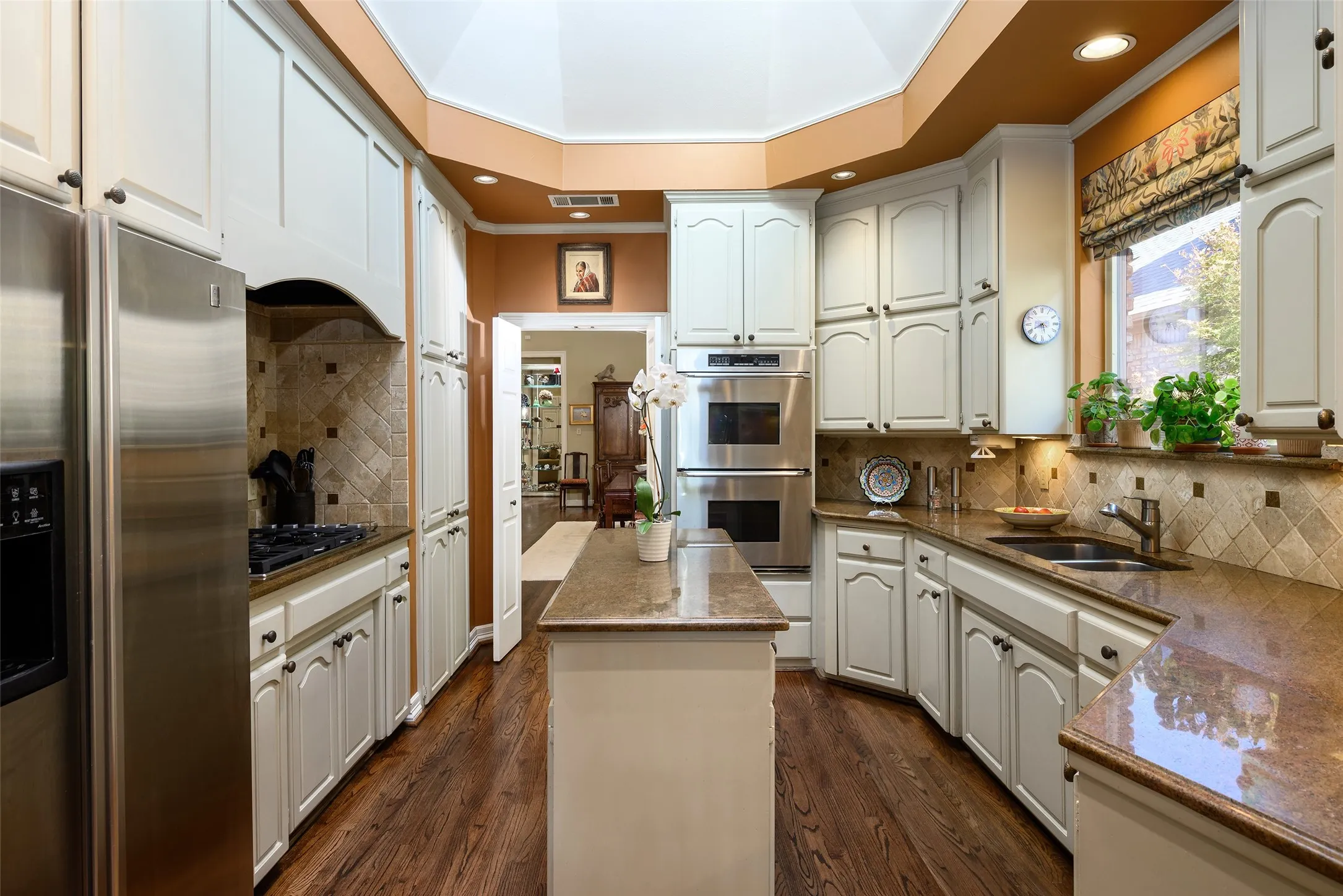 Single Family Residence For Sale in Dallas County , 11904 Forest Lakes Lane, Dallas, Texas 75230, 3 Bedroom, 4 Bathroom, 2 Garage spaces, 3,417 Sqft, built in 1985, mls#21368593, Real Estate Agent in Dallas, Homes For Sale in Dallas county, Homes For Sale in Dallas, Realtor in Dallas Texas, Real Estate Brokerage Independent Realty Texas, Luminita Cordes Realtor