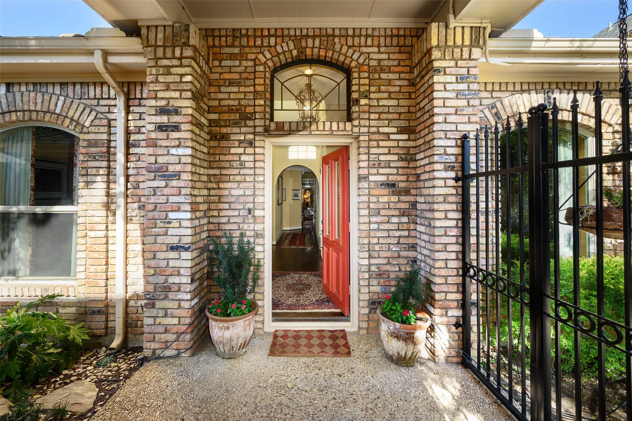 Single Family Residence For Sale in Dallas County , 11904 Forest Lakes Lane, Dallas, Texas 75230, 3 Bedroom, 4 Bathroom, 2 Garage spaces, 3,417 Sqft, built in 1985, mls#21368593, Real Estate Agent in Dallas, Homes For Sale in Dallas county, Homes For Sale in Dallas, Realtor in Dallas Texas, Real Estate Brokerage Independent Realty Texas, Luminita Cordes Realtor