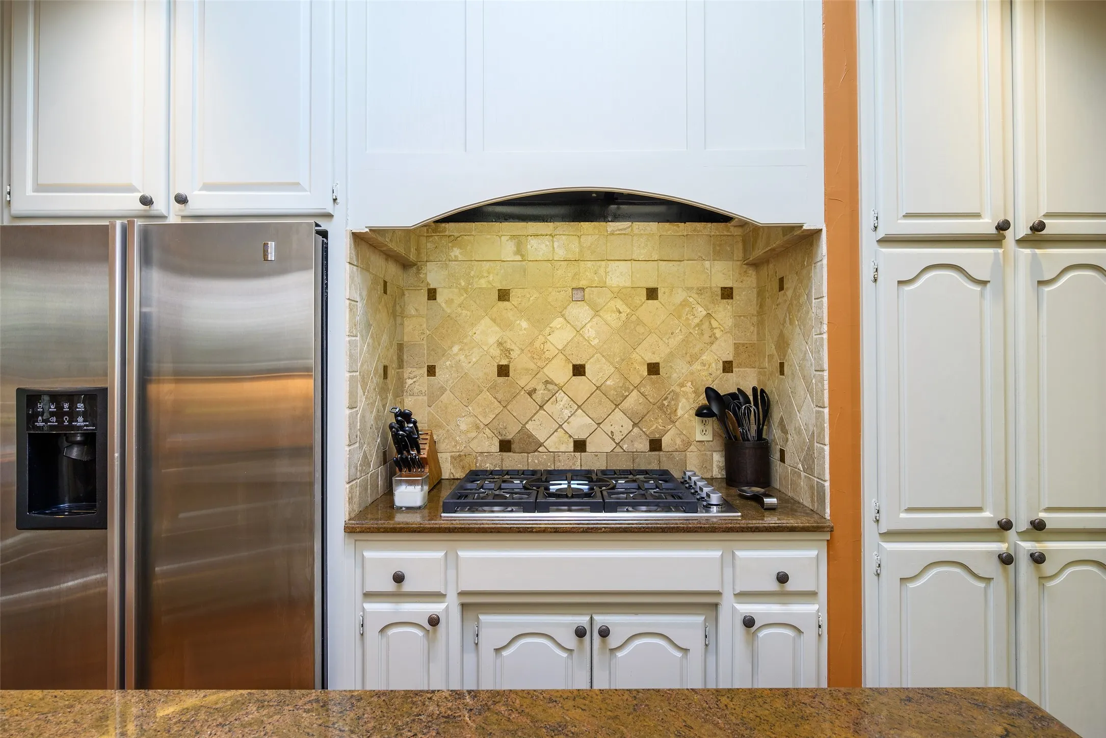Single Family Residence For Sale in Dallas County , 11904 Forest Lakes Lane, Dallas, Texas 75230, 3 Bedroom, 4 Bathroom, 2 Garage spaces, 3,417 Sqft, built in 1985, mls#21368593, Real Estate Agent in Dallas, Homes For Sale in Dallas county, Homes For Sale in Dallas, Realtor in Dallas Texas, Real Estate Brokerage Independent Realty Texas, Luminita Cordes Realtor