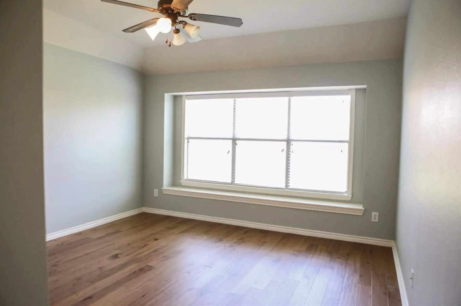 Single Family Residence For Sale in Denton County , 5716 Balmorhea Drive, Denton, Texas 76226, 3 Bedroom, 2 Bathroom, 2 Garage spaces, 1,520 Sqft, built in 2007, mls#21367518, Real Estate Agent in Denton, Homes For Sale in Denton county, Homes For Sale in Denton, Realtor in Denton Texas, Real Estate Brokerage Independent Realty Texas, Luminita Cordes Realtor