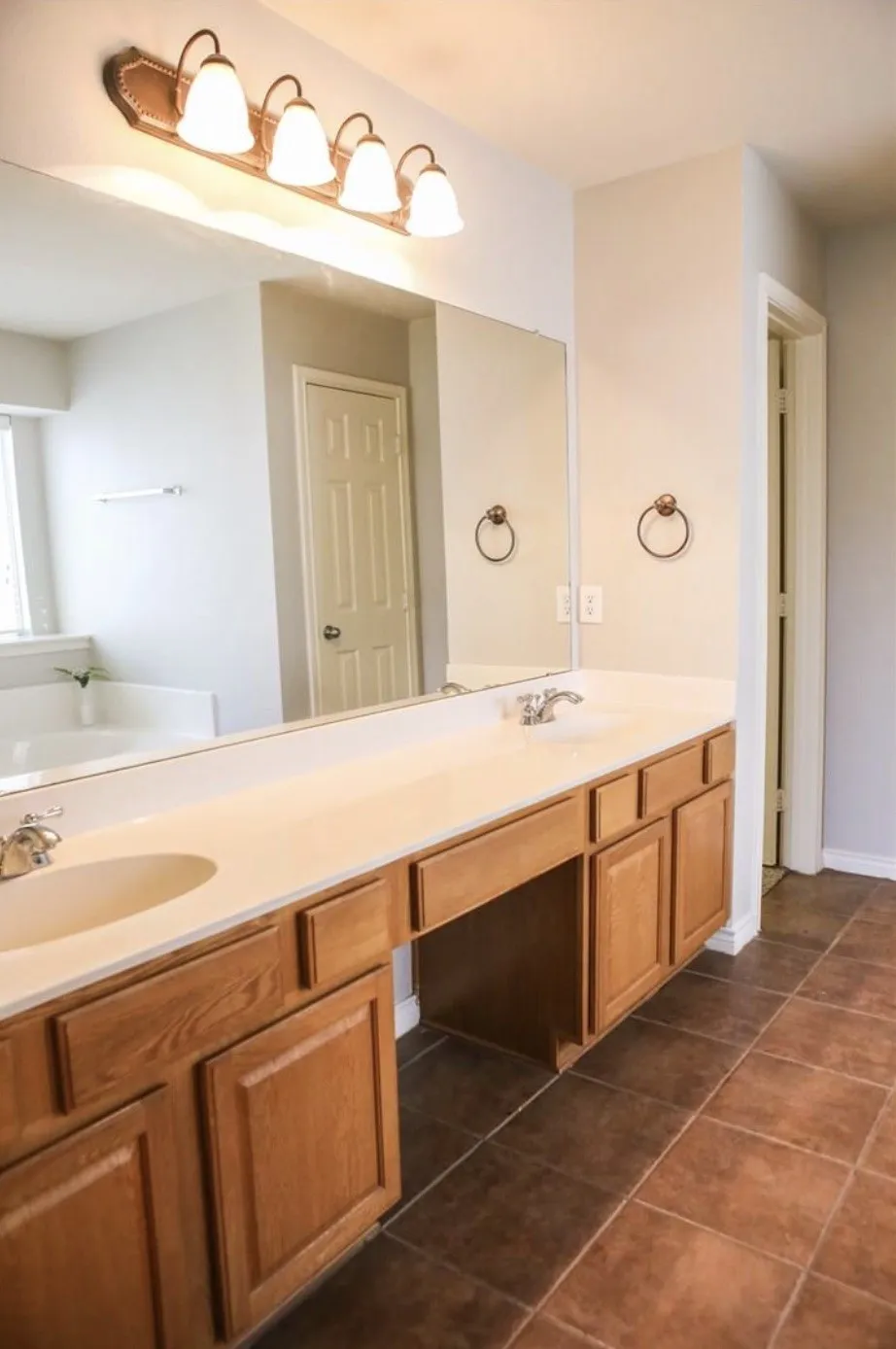 Single Family Residence For Sale in Denton County , 5716 Balmorhea Drive, Denton, Texas 76226, 3 Bedroom, 2 Bathroom, 2 Garage spaces, 1,520 Sqft, built in 2007, mls#21367518, Real Estate Agent in Denton, Homes For Sale in Denton county, Homes For Sale in Denton, Realtor in Denton Texas, Real Estate Brokerage Independent Realty Texas, Luminita Cordes Realtor