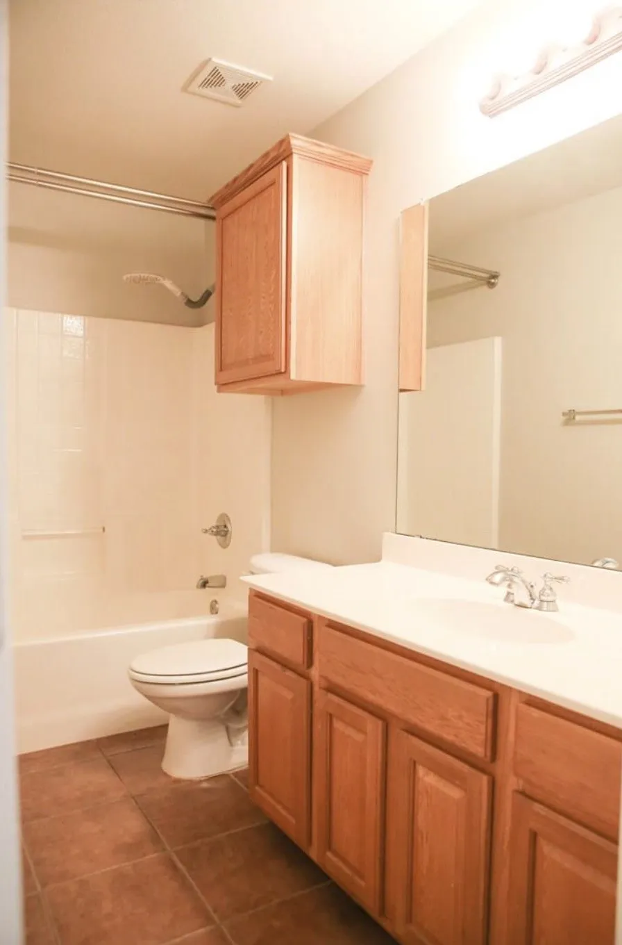 Single Family Residence For Sale in Denton County , 5716 Balmorhea Drive, Denton, Texas 76226, 3 Bedroom, 2 Bathroom, 2 Garage spaces, 1,520 Sqft, built in 2007, mls#21367518, Real Estate Agent in Denton, Homes For Sale in Denton county, Homes For Sale in Denton, Realtor in Denton Texas, Real Estate Brokerage Independent Realty Texas, Luminita Cordes Realtor