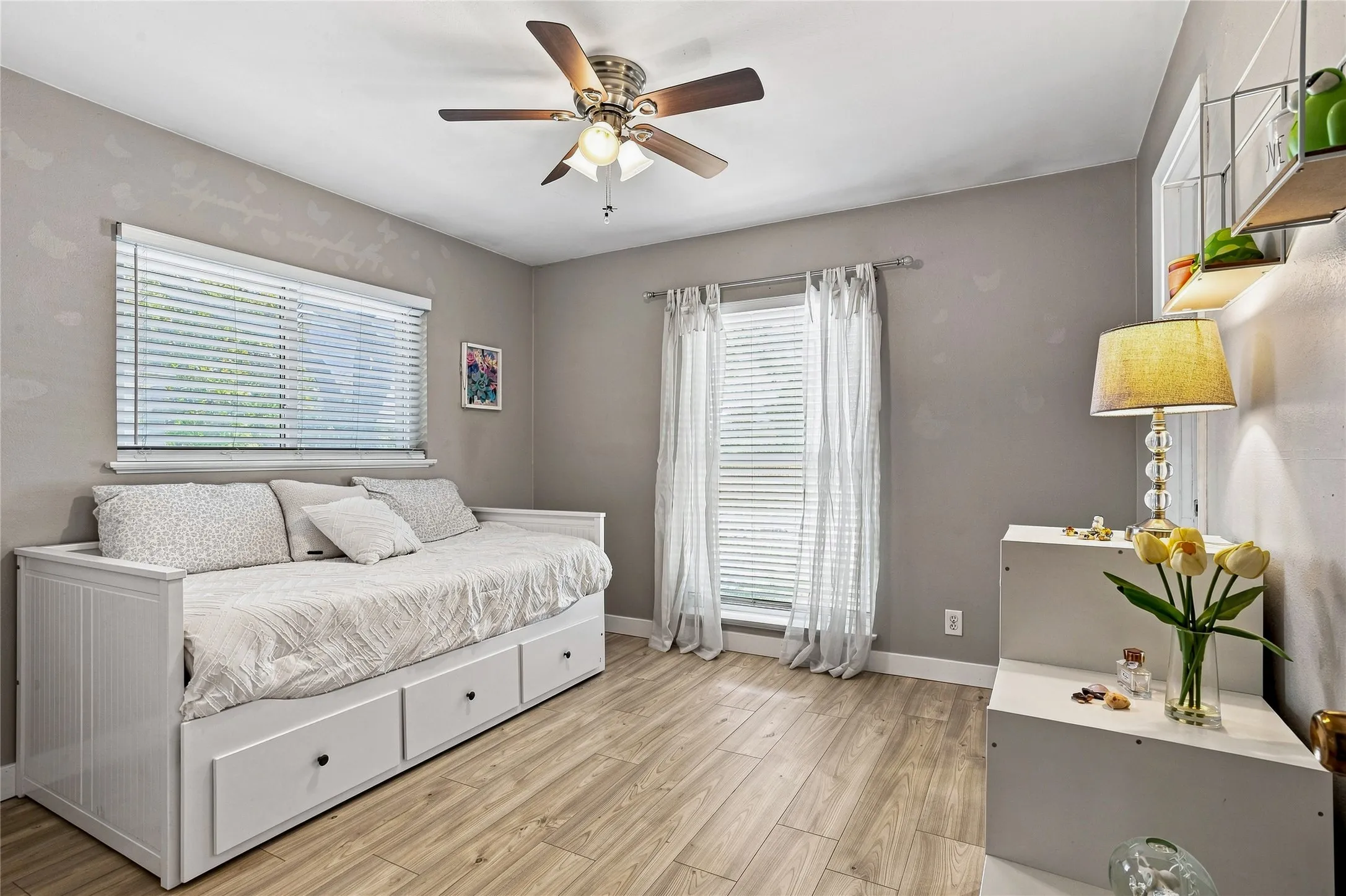 Single Family Residence For Sale in Dallas County , 1906 Patton Drive, Garland, Texas 75042, 3 Bedroom, 2 Bathroom, 2 Garage spaces, 1,791 Sqft, built in 1962, mls#21361170, Real Estate Agent in Garland, Homes For Sale in Dallas county, Homes For Sale in Garland, Realtor in Garland Texas, Real Estate Brokerage Independent Realty Texas, Luminita Cordes Realtor