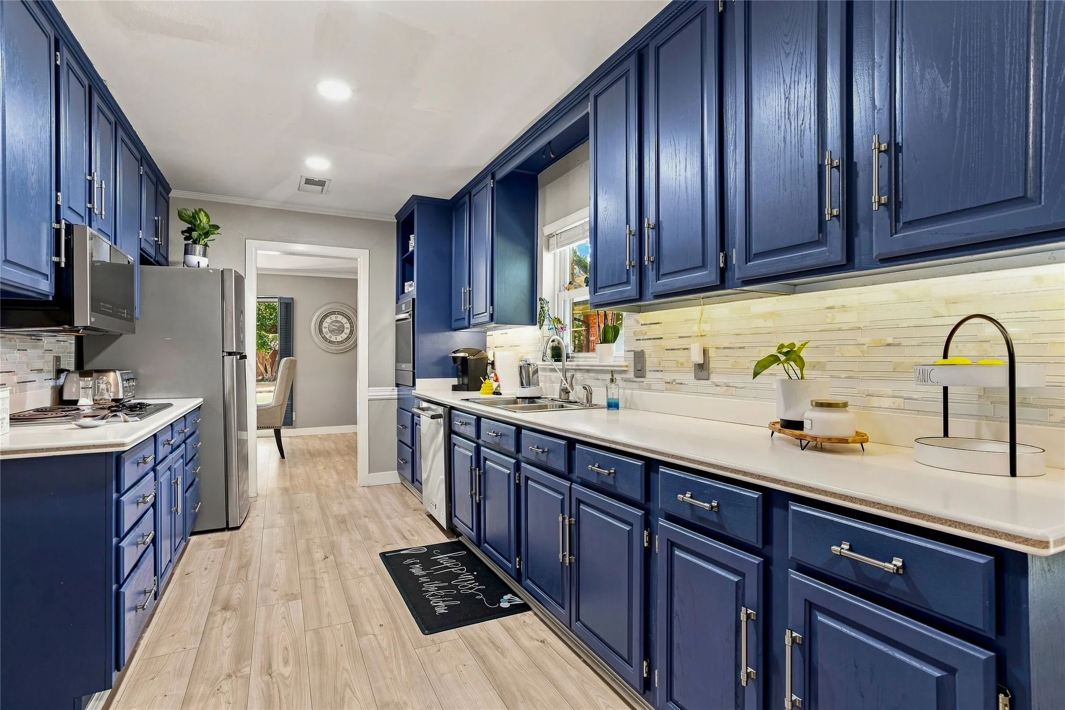 Single Family Residence For Sale in Dallas County , 1906 Patton Drive, Garland, Texas 75042, 3 Bedroom, 2 Bathroom, 2 Garage spaces, 1,791 Sqft, built in 1962, mls#21361170, Real Estate Agent in Garland, Homes For Sale in Dallas county, Homes For Sale in Garland, Realtor in Garland Texas, Real Estate Brokerage Independent Realty Texas, Luminita Cordes Realtor
