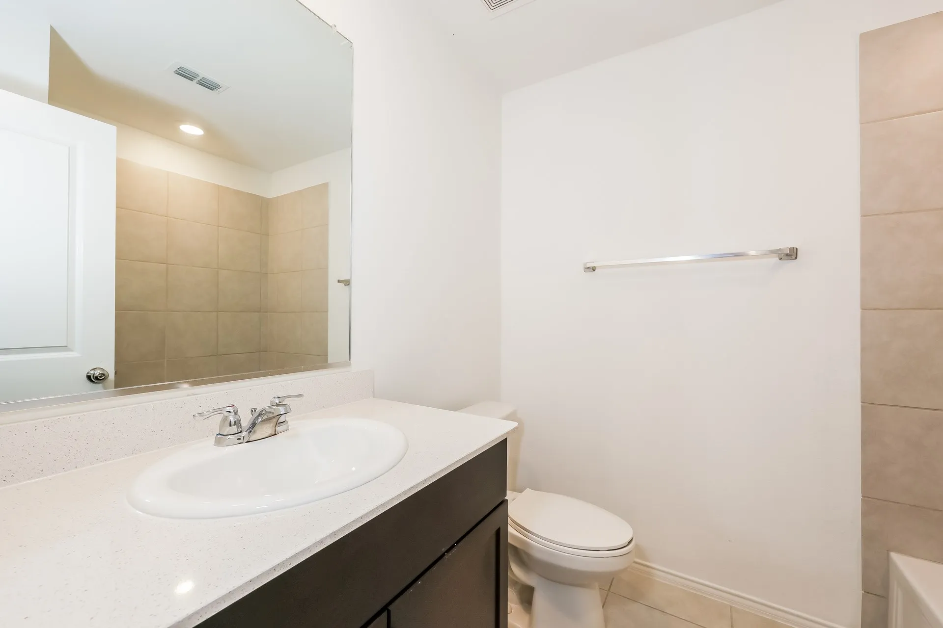 Single Family Residence For Rent in Denton County , 305 Dry Canyon Way, Fort Worth, Texas 76052, 3 Bedroom, 2 Bathroom, 2 Garage spaces, 1,603 Sqft, built in 2022, mls#21368623, Real Estate Agent in Fort Worth, Homes For Rent in Denton county, Homes For Rent in Fort Worth, Realtor in Fort Worth Texas, Real Estate Brokerage Independent Realty Texas, Luminita Cordes Realtor