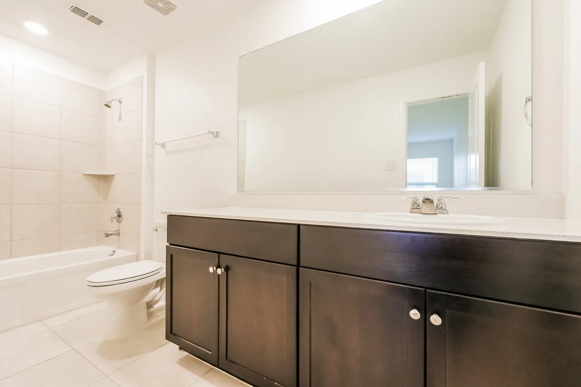 Single Family Residence For Rent in Denton County , 305 Dry Canyon Way, Fort Worth, Texas 76052, 3 Bedroom, 2 Bathroom, 2 Garage spaces, 1,603 Sqft, built in 2022, mls#21368623, Real Estate Agent in Fort Worth, Homes For Rent in Denton county, Homes For Rent in Fort Worth, Realtor in Fort Worth Texas, Real Estate Brokerage Independent Realty Texas, Luminita Cordes Realtor