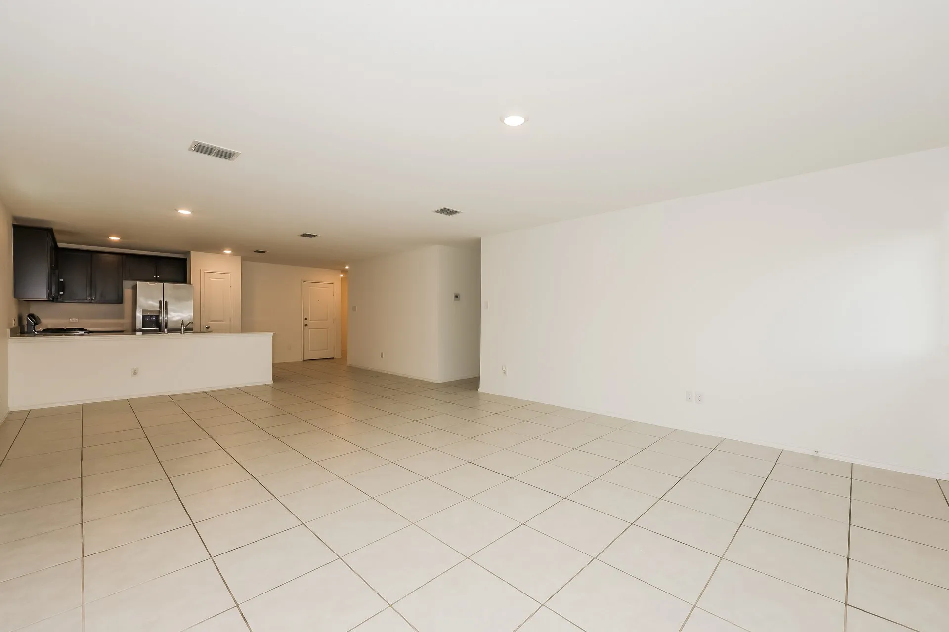 Single Family Residence For Rent in Denton County , 305 Dry Canyon Way, Fort Worth, Texas 76052, 3 Bedroom, 2 Bathroom, 2 Garage spaces, 1,603 Sqft, built in 2022, mls#21368623, Real Estate Agent in Fort Worth, Homes For Rent in Denton county, Homes For Rent in Fort Worth, Realtor in Fort Worth Texas, Real Estate Brokerage Independent Realty Texas, Luminita Cordes Realtor