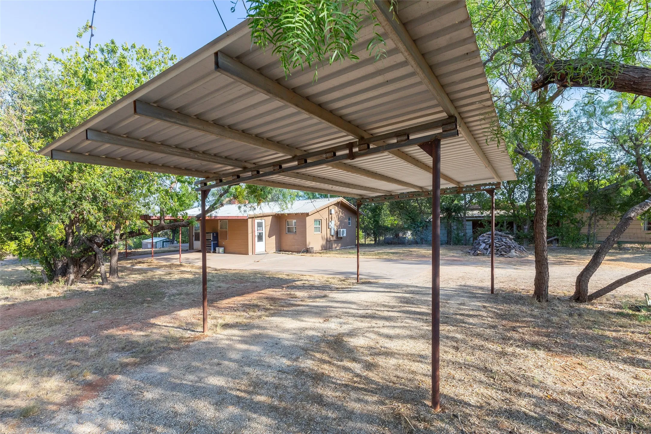 Single Family Residence For Sale in Jones County , 4-A Rain Dance Circle, Abilene, Texas 79601, 1 Bedroom, 1 Bathroom, Garage spaces, 792 Sqft, built in 1956, mls#21338380, Real Estate Agent in Abilene, Homes For Sale in Jones county, Homes For Sale in Abilene, Realtor in Abilene Texas, Real Estate Brokerage Independent Realty Texas, Luminita Cordes Realtor