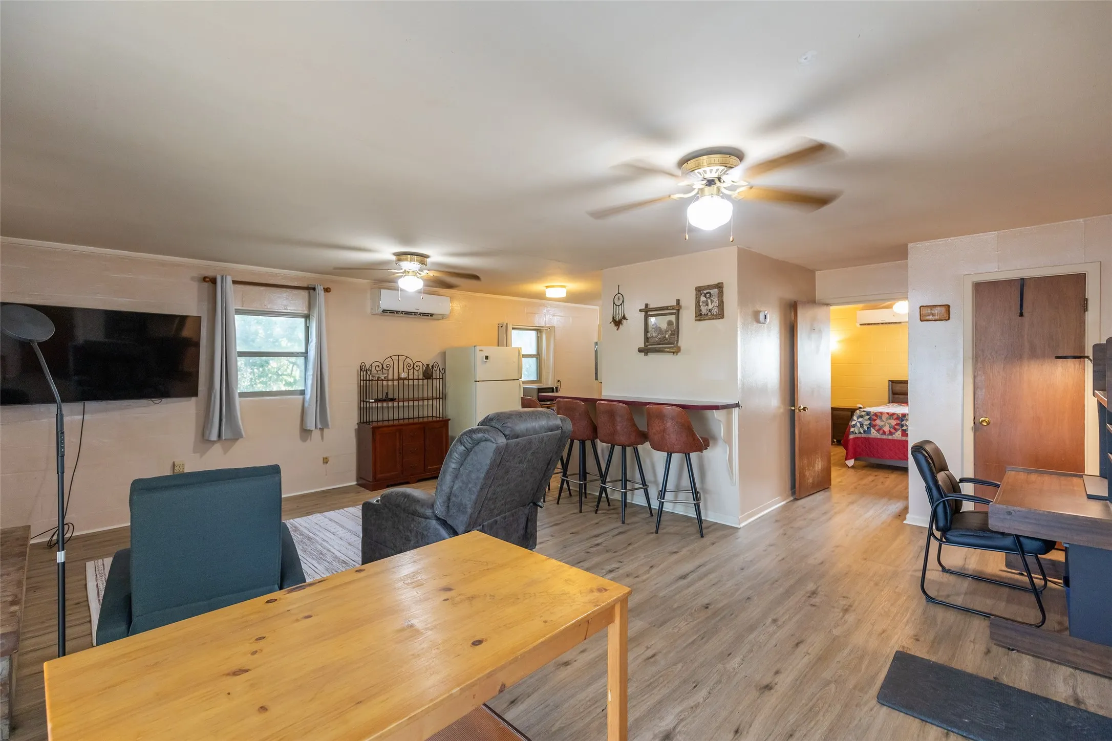 Single Family Residence For Sale in Jones County , 4-A Rain Dance Circle, Abilene, Texas 79601, 1 Bedroom, 1 Bathroom, Garage spaces, 792 Sqft, built in 1956, mls#21338380, Real Estate Agent in Abilene, Homes For Sale in Jones county, Homes For Sale in Abilene, Realtor in Abilene Texas, Real Estate Brokerage Independent Realty Texas, Luminita Cordes Realtor