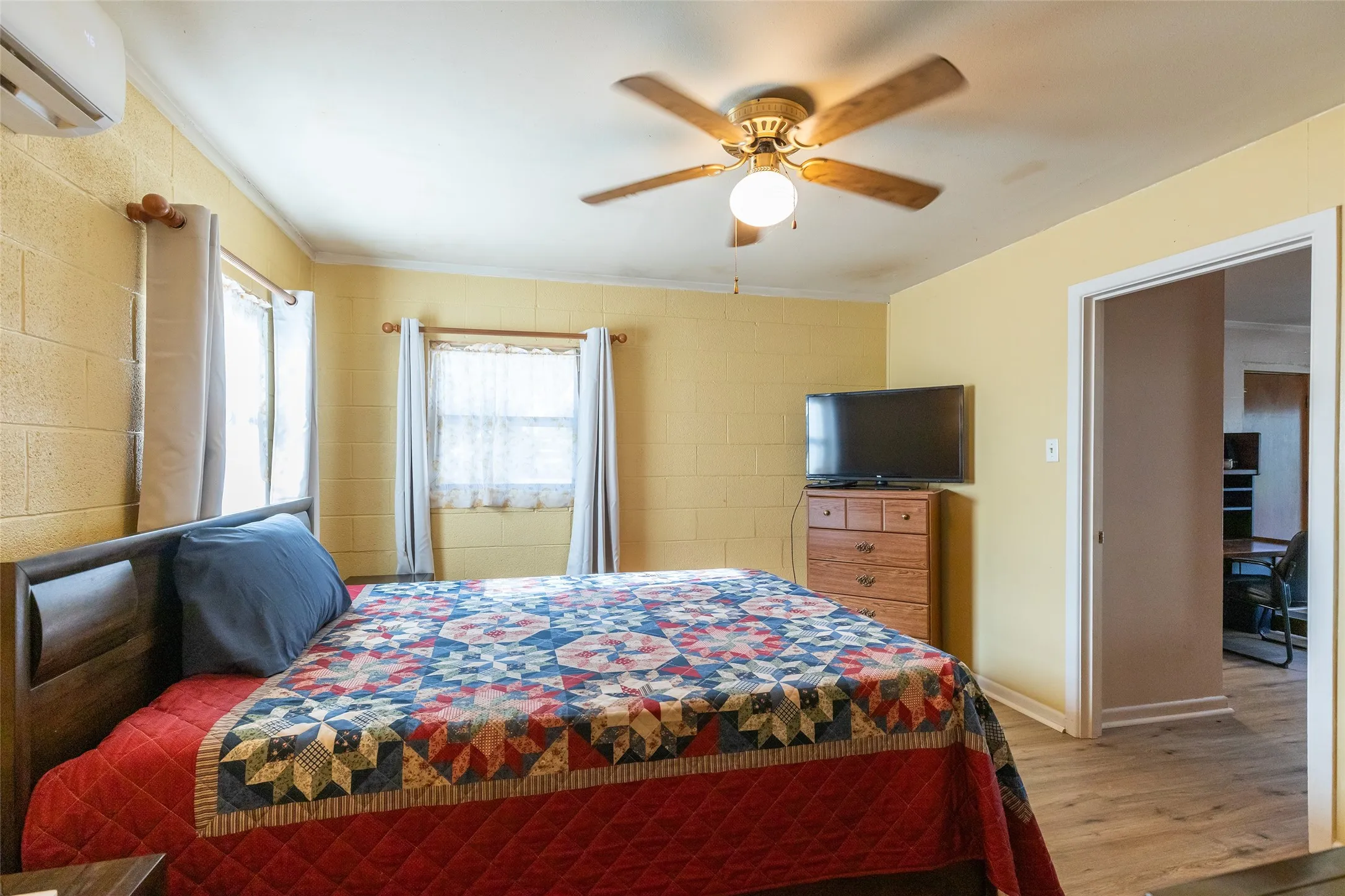 Single Family Residence For Sale in Jones County , 4-A Rain Dance Circle, Abilene, Texas 79601, 1 Bedroom, 1 Bathroom, Garage spaces, 792 Sqft, built in 1956, mls#21338380, Real Estate Agent in Abilene, Homes For Sale in Jones county, Homes For Sale in Abilene, Realtor in Abilene Texas, Real Estate Brokerage Independent Realty Texas, Luminita Cordes Realtor