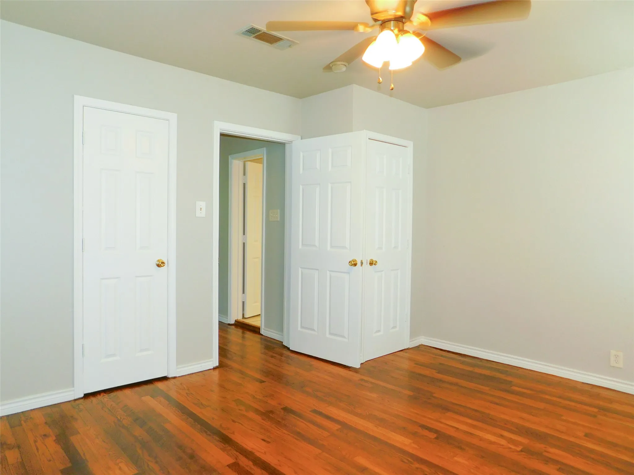 Single Family Residence For Rent in Denton County , 814 Anderson Street, Denton, Texas 76201, 2 Bedroom, 1 Bathroom, Garage spaces, 1,005 Sqft, built in 1930, mls#21365456, Real Estate Agent in Denton, Homes For Rent in Denton county, Homes For Rent in Denton, Realtor in Denton Texas, Real Estate Brokerage Independent Realty Texas, Luminita Cordes Realtor