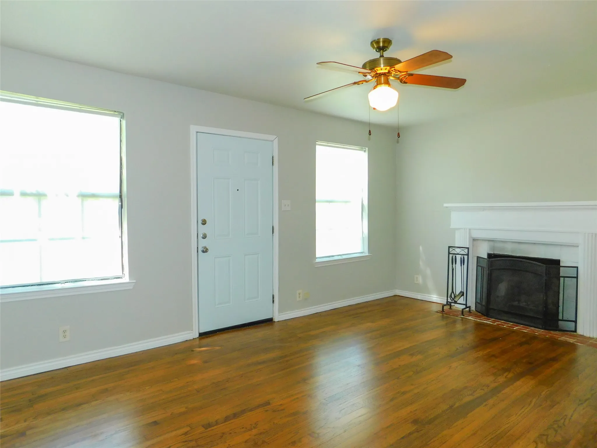 Single Family Residence For Rent in Denton County , 814 Anderson Street, Denton, Texas 76201, 2 Bedroom, 1 Bathroom, Garage spaces, 1,005 Sqft, built in 1930, mls#21365456, Real Estate Agent in Denton, Homes For Rent in Denton county, Homes For Rent in Denton, Realtor in Denton Texas, Real Estate Brokerage Independent Realty Texas, Luminita Cordes Realtor