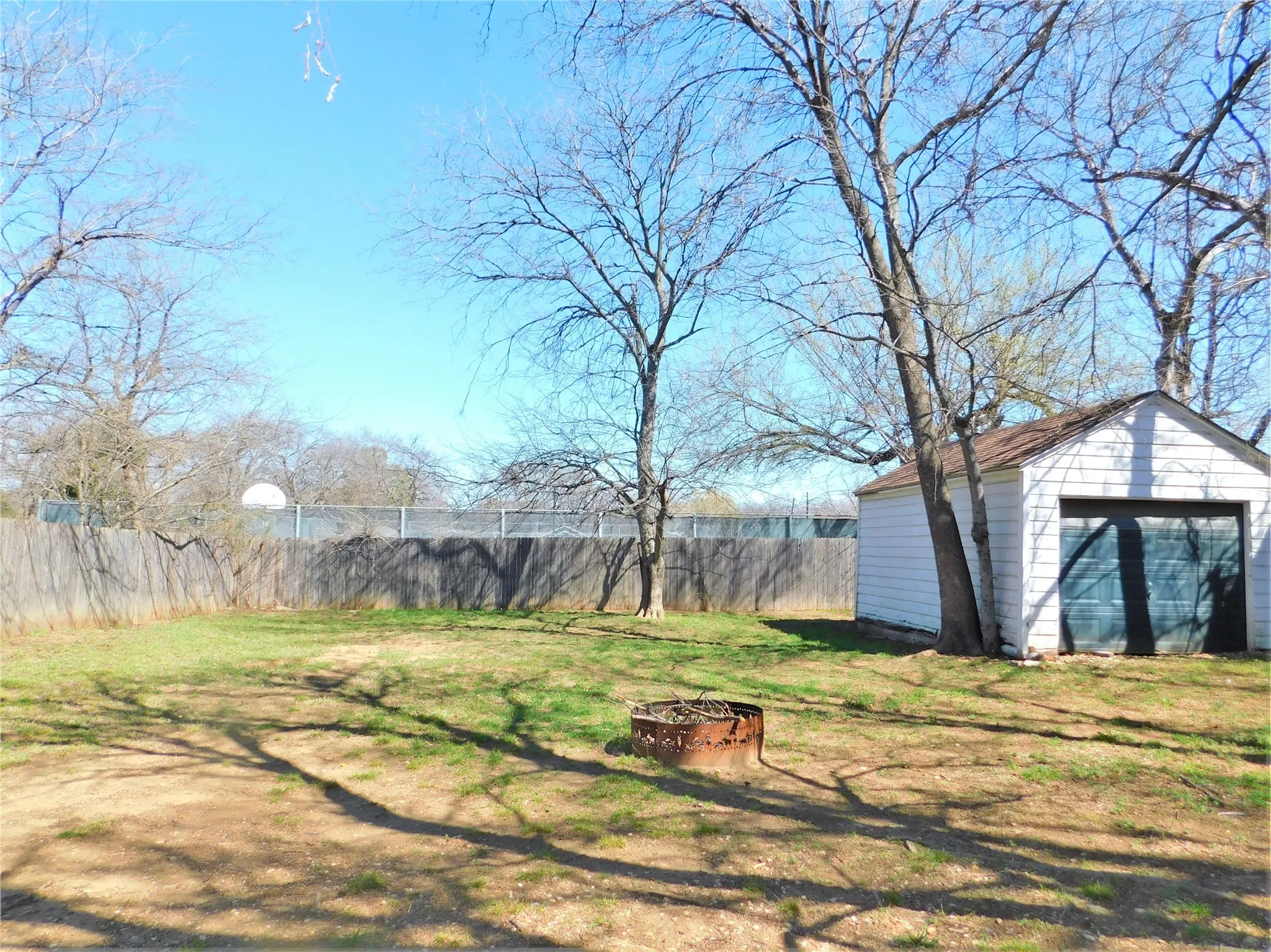 Single Family Residence For Rent in Denton County , 814 Anderson Street, Denton, Texas 76201, 2 Bedroom, 1 Bathroom, Garage spaces, 1,005 Sqft, built in 1930, mls#21365456, Real Estate Agent in Denton, Homes For Rent in Denton county, Homes For Rent in Denton, Realtor in Denton Texas, Real Estate Brokerage Independent Realty Texas, Luminita Cordes Realtor