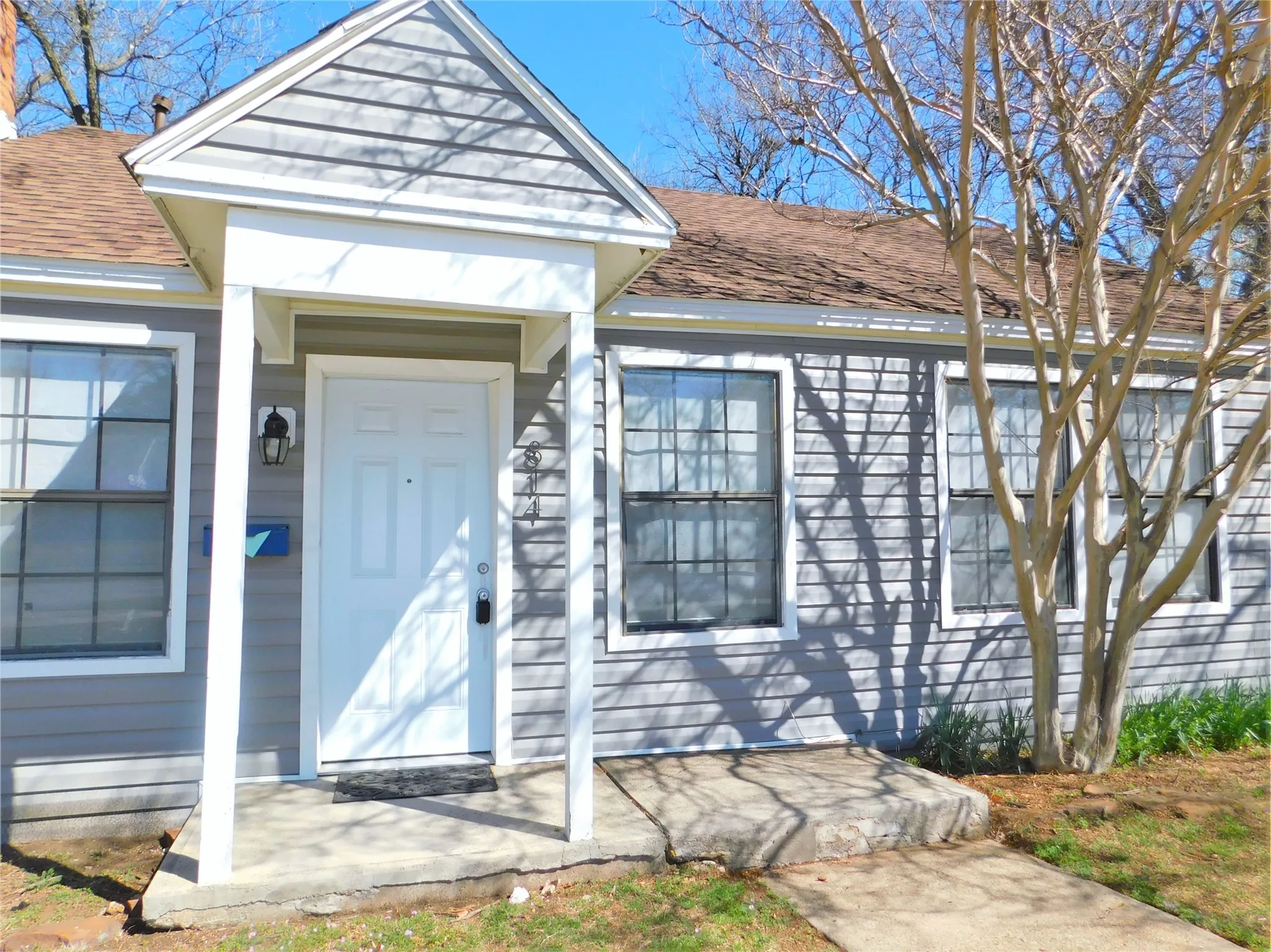 Single Family Residence For Rent in Denton County , 814 Anderson Street, Denton, Texas 76201, 2 Bedroom, 1 Bathroom, Garage spaces, 1,005 Sqft, built in 1930, mls#21365456, Real Estate Agent in Denton, Homes For Rent in Denton county, Homes For Rent in Denton, Realtor in Denton Texas, Real Estate Brokerage Independent Realty Texas, Luminita Cordes Realtor