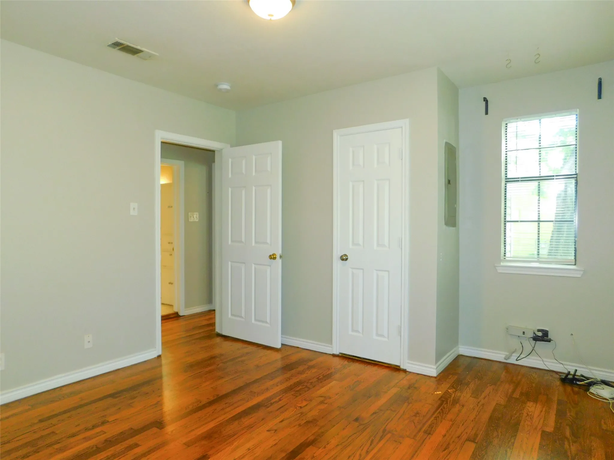 Single Family Residence For Rent in Denton County , 814 Anderson Street, Denton, Texas 76201, 2 Bedroom, 1 Bathroom, Garage spaces, 1,005 Sqft, built in 1930, mls#21365456, Real Estate Agent in Denton, Homes For Rent in Denton county, Homes For Rent in Denton, Realtor in Denton Texas, Real Estate Brokerage Independent Realty Texas, Luminita Cordes Realtor